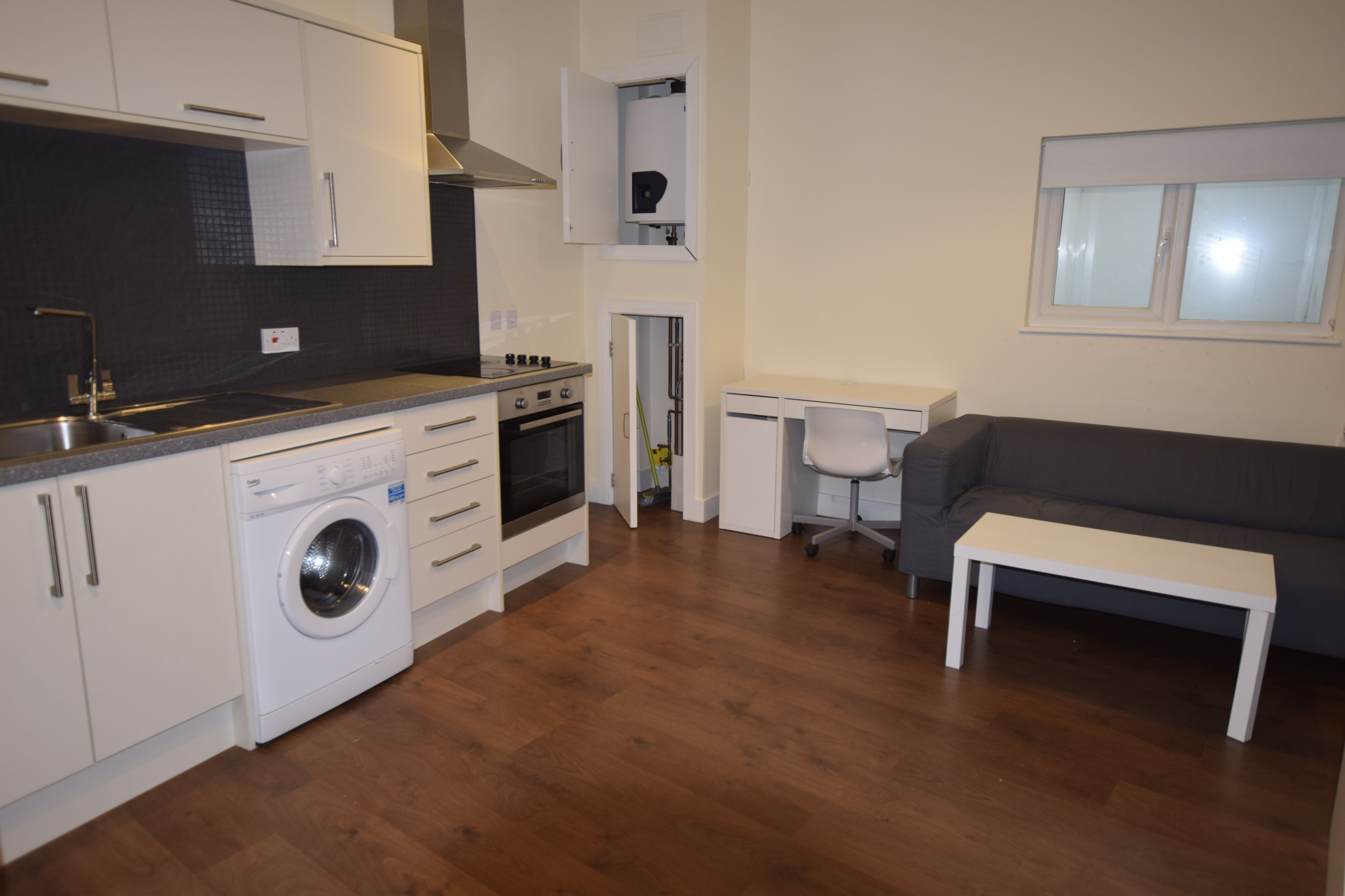 Studio flat to rent in Canford Chambers, 22 St Peters Road  - Property Image 5