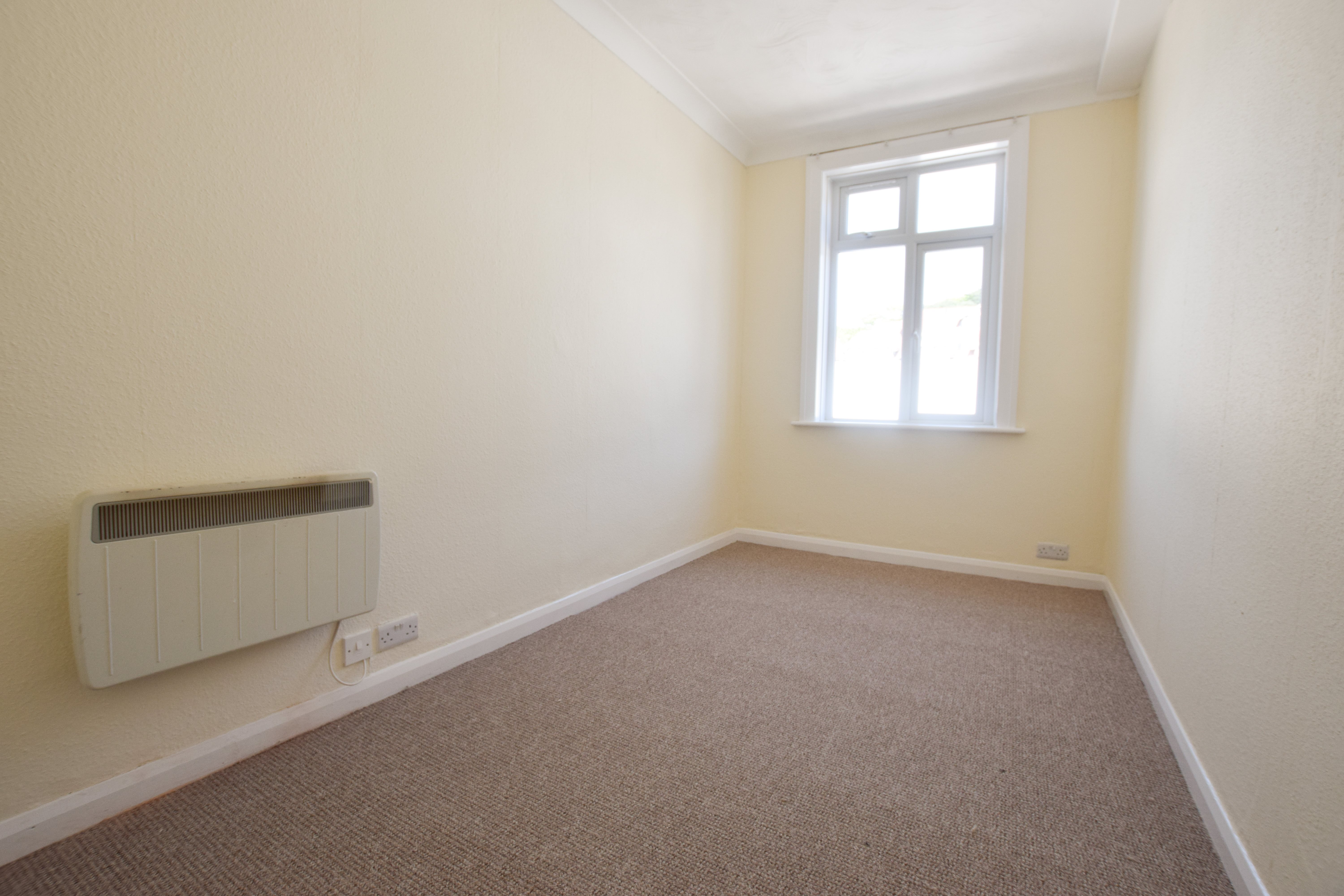 2 bed apartment to rent in Westover Road, Bournemouth 3