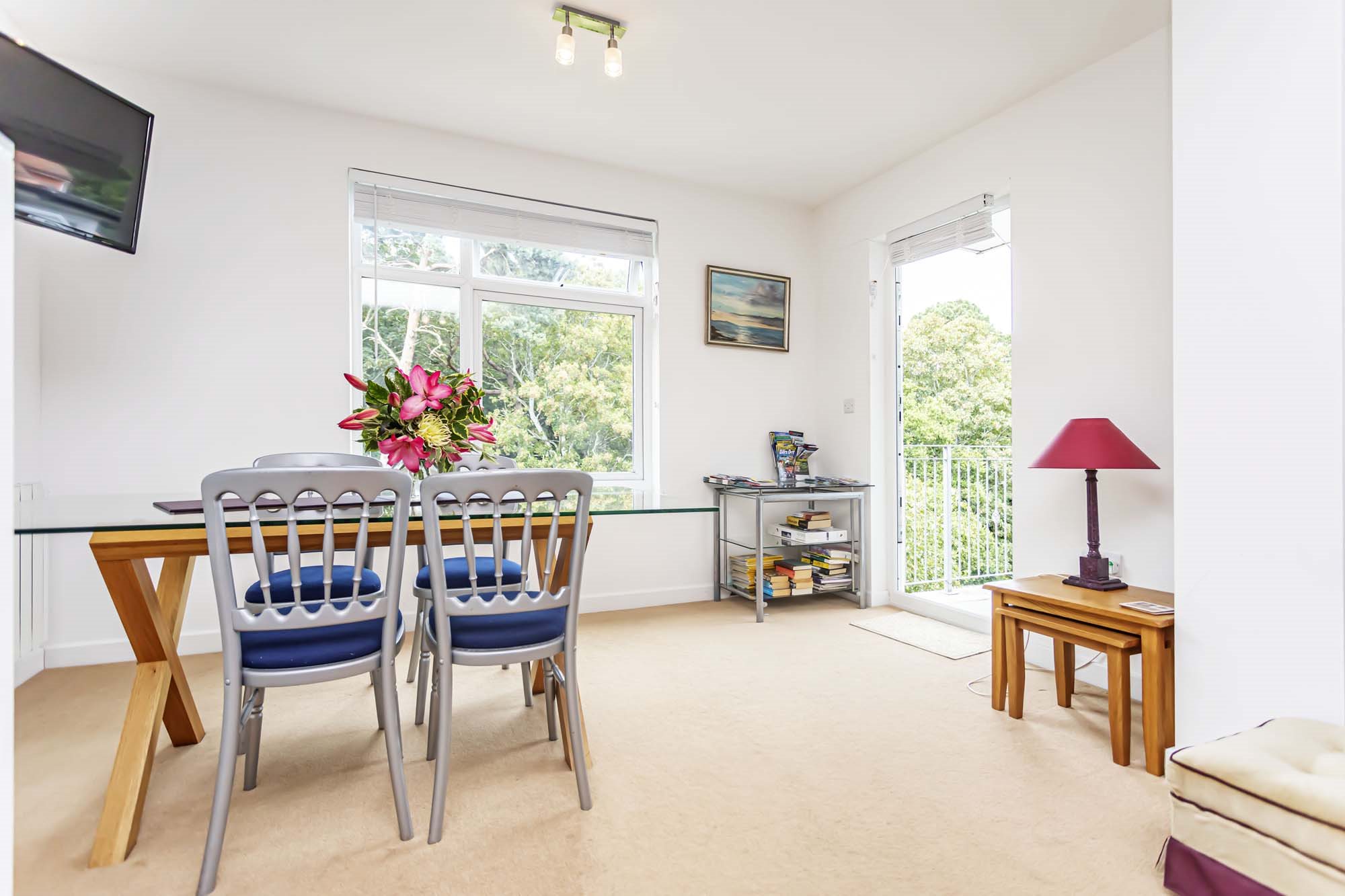 2 bed flat to rent in Rosemount Road  - Property Image 6