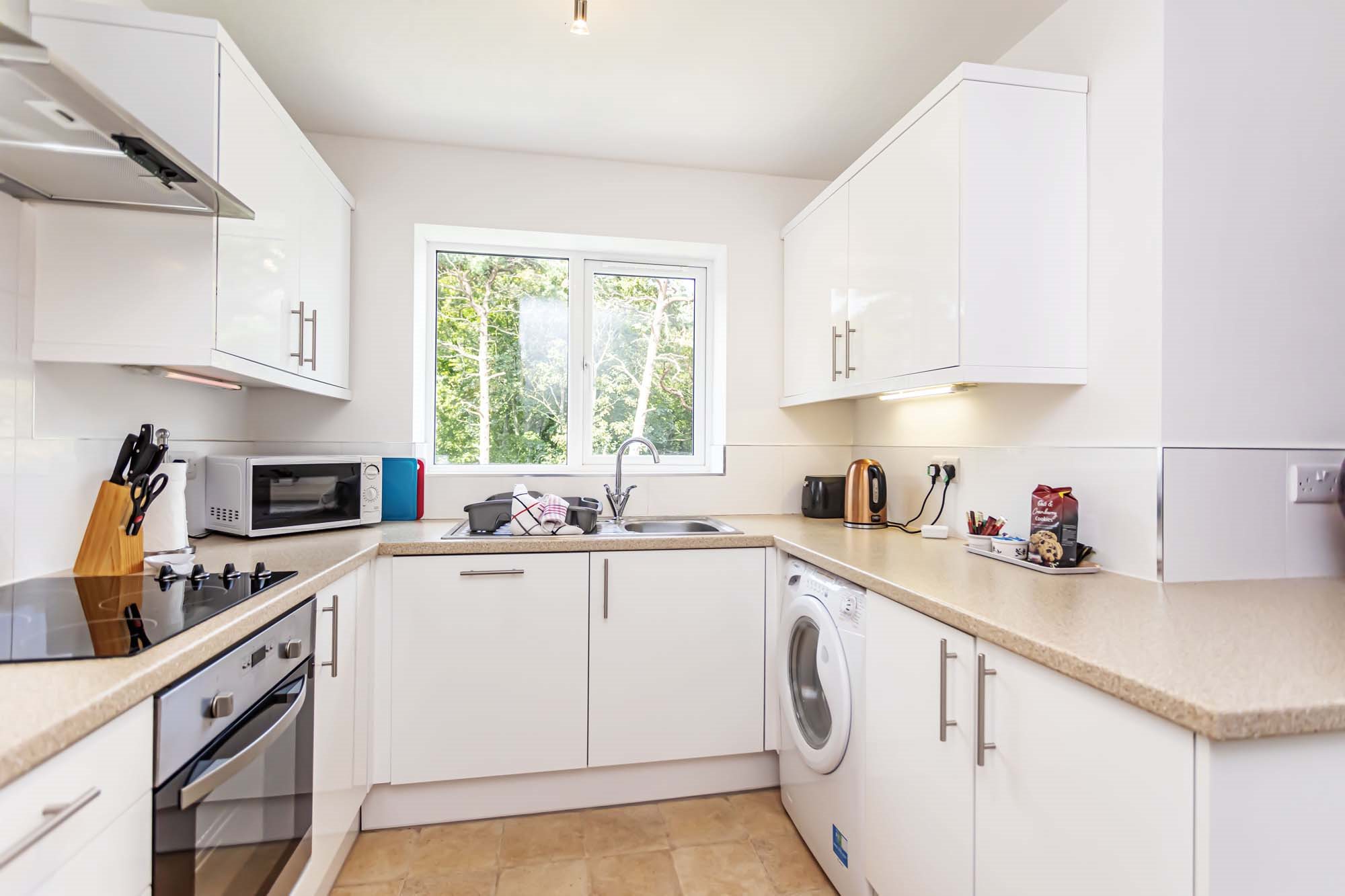 2 bed flat to rent in Rosemount Road  - Property Image 9