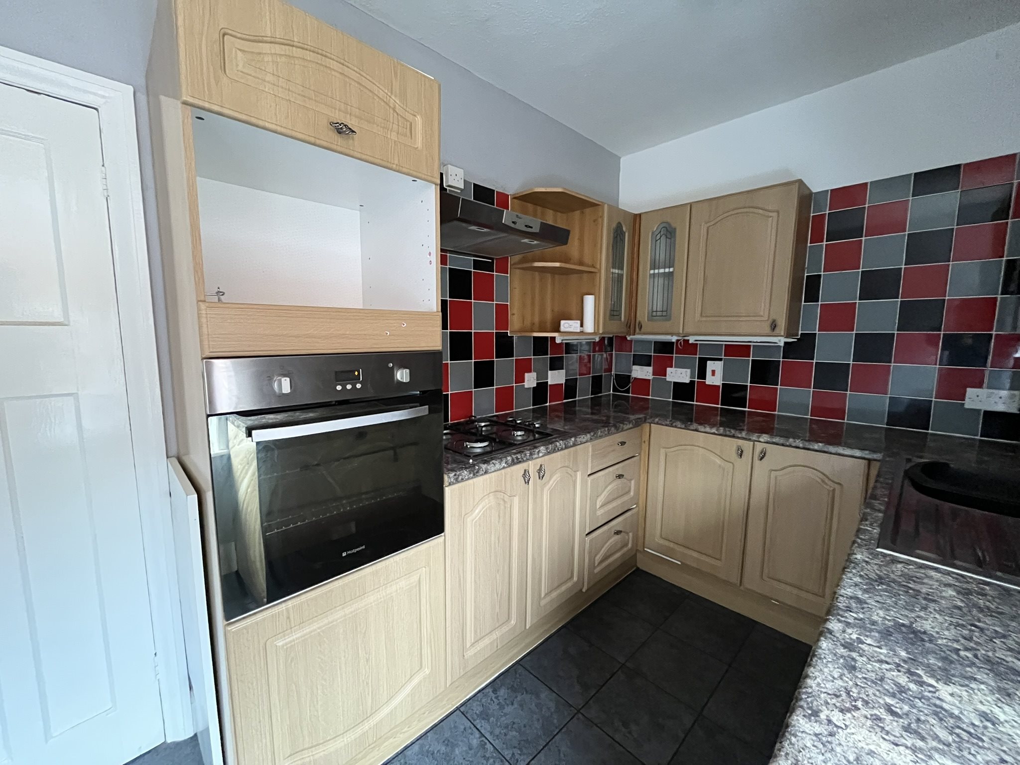 2 bed flat to rent in Charminster Road, Bournemouth 4