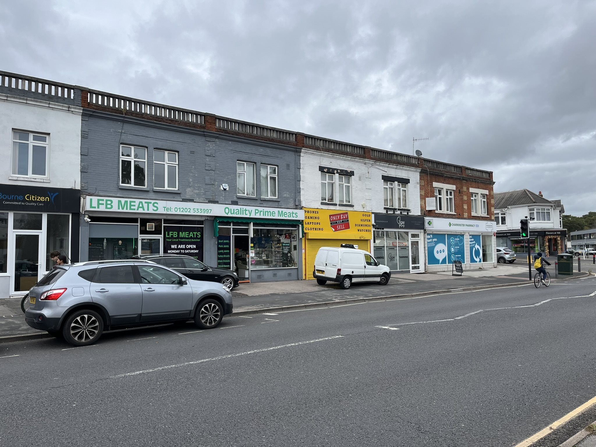 2 bed flat to rent in Charminster Road, Bournemouth 8