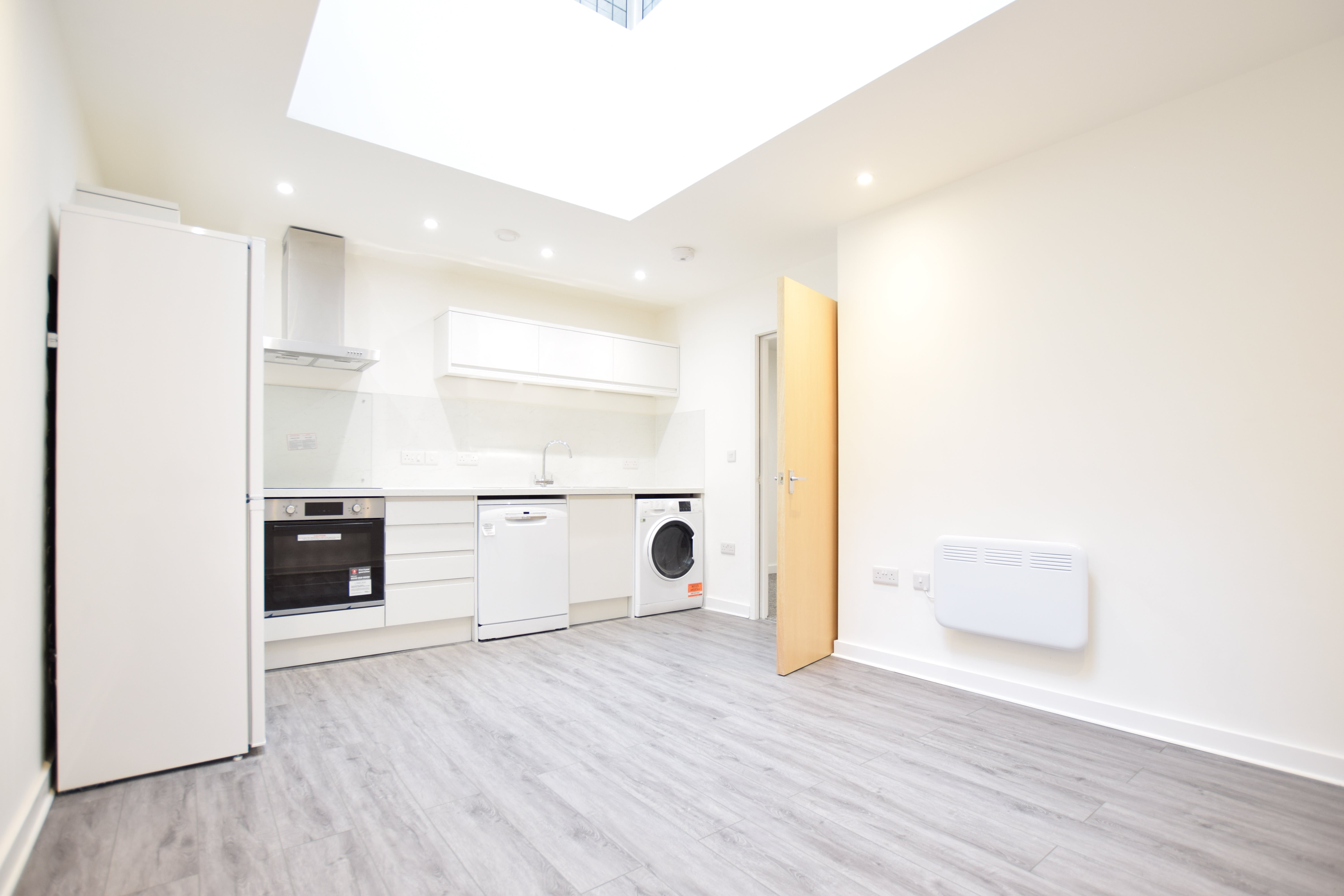 1 bed flat to rent in Westover Road  - Property Image 2