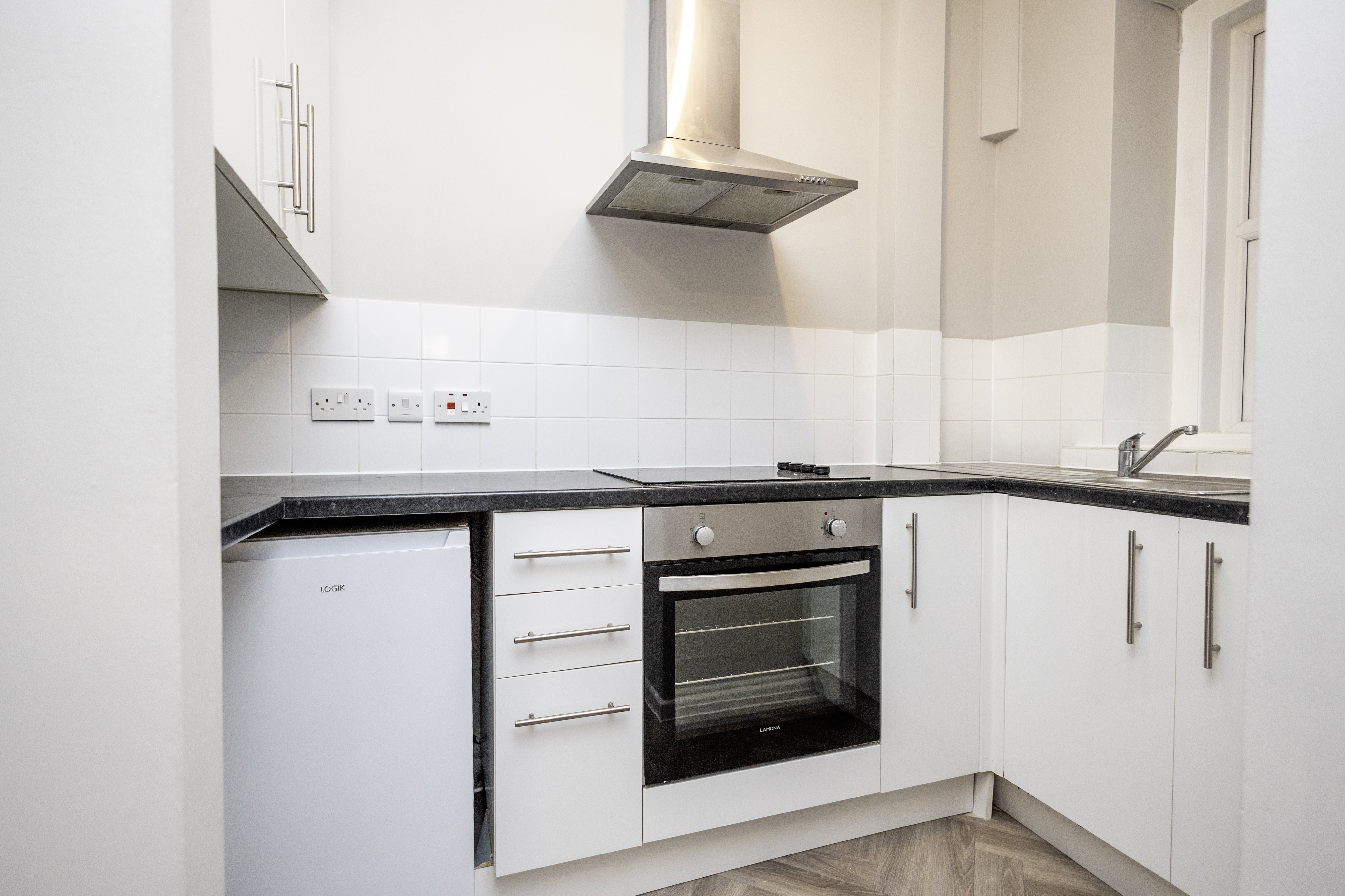 1 bed studio flat to rent in Richmond Hill, Bournemouth  - Property Image 2