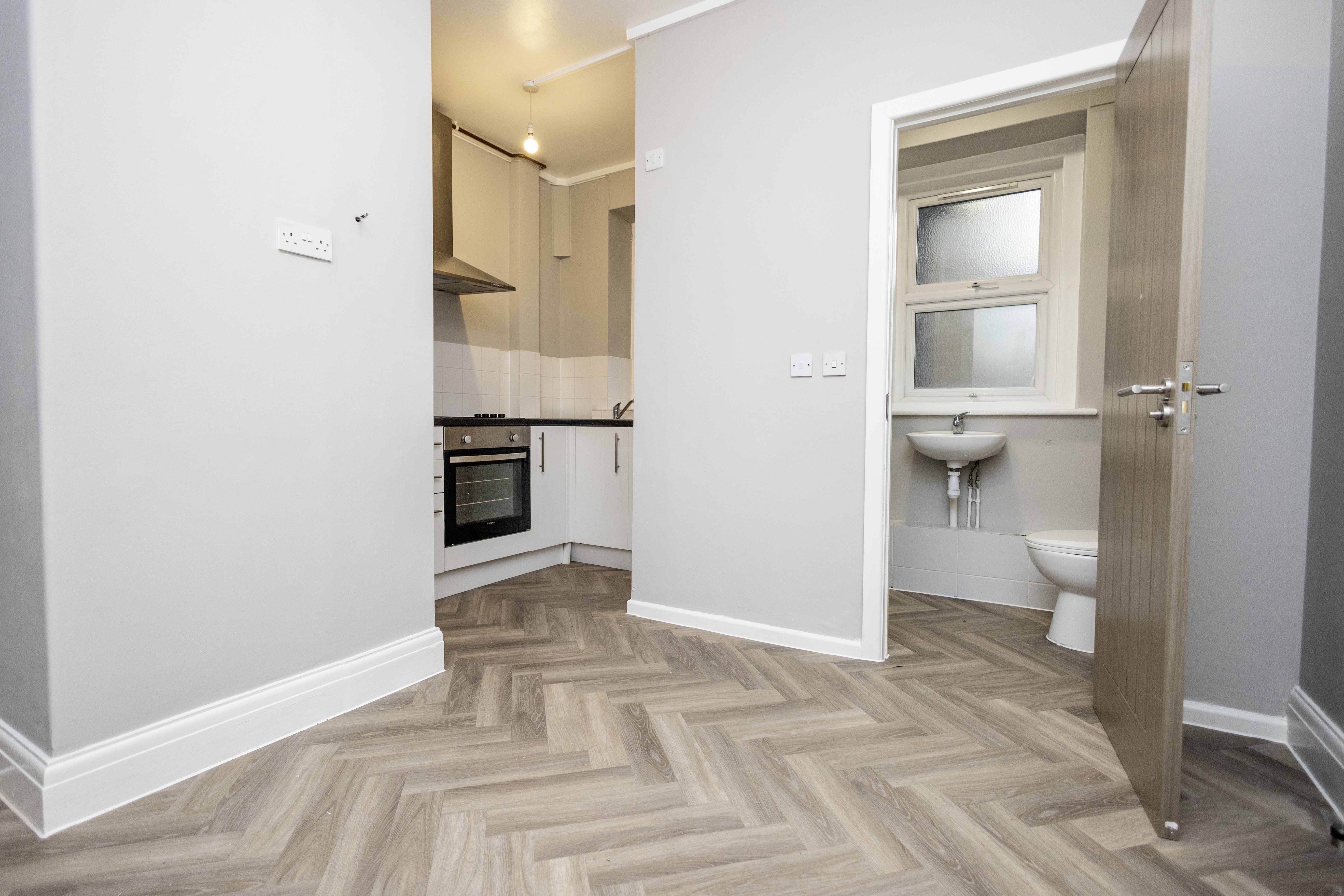 1 bed studio flat to rent in Richmond Hill, Bournemouth, BH2