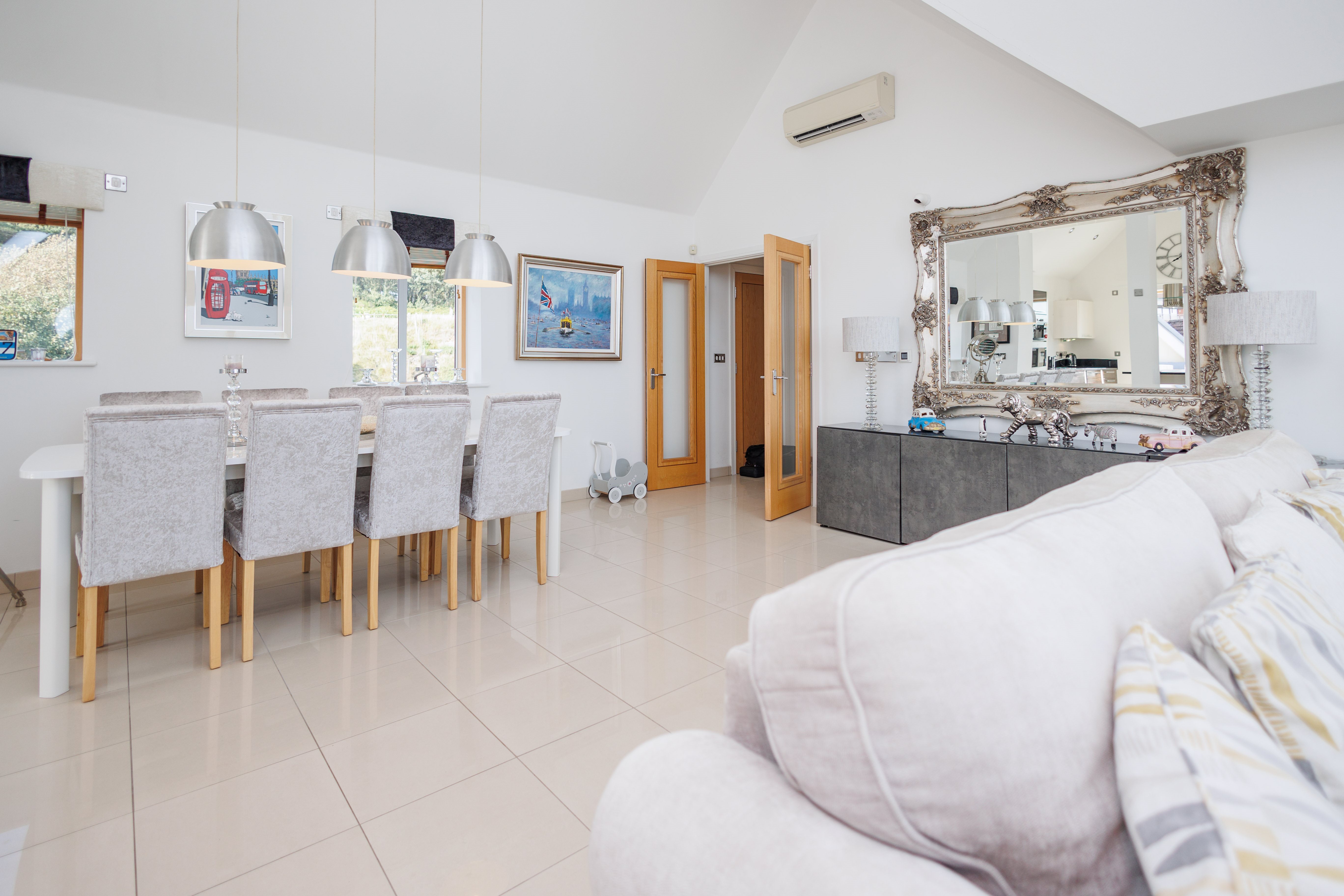 2 bed flat to rent in Honeycombe Beach, Honeycombe Chine 4