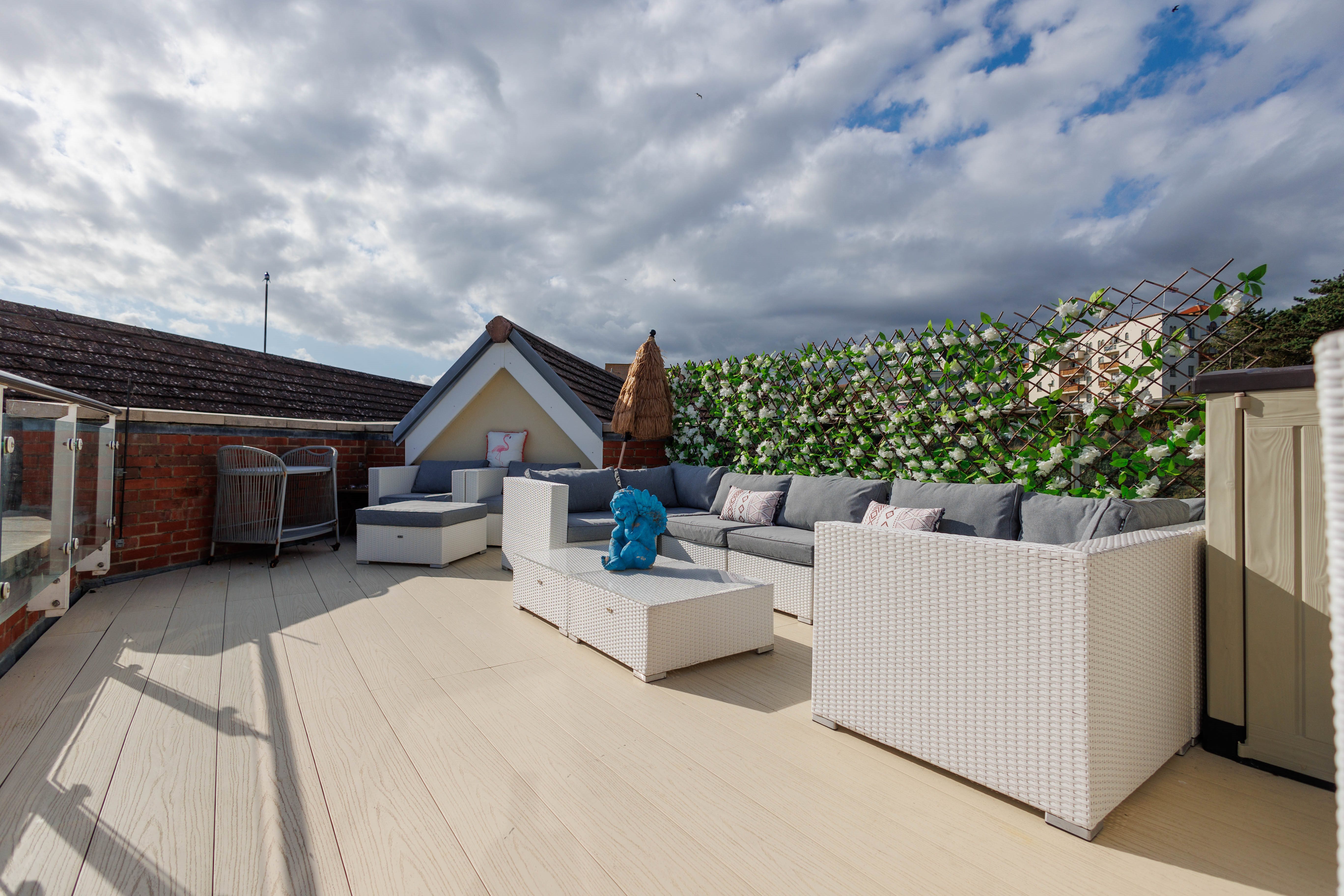 2 bed flat to rent in Honeycombe Beach, Honeycombe Chine  - Property Image 11