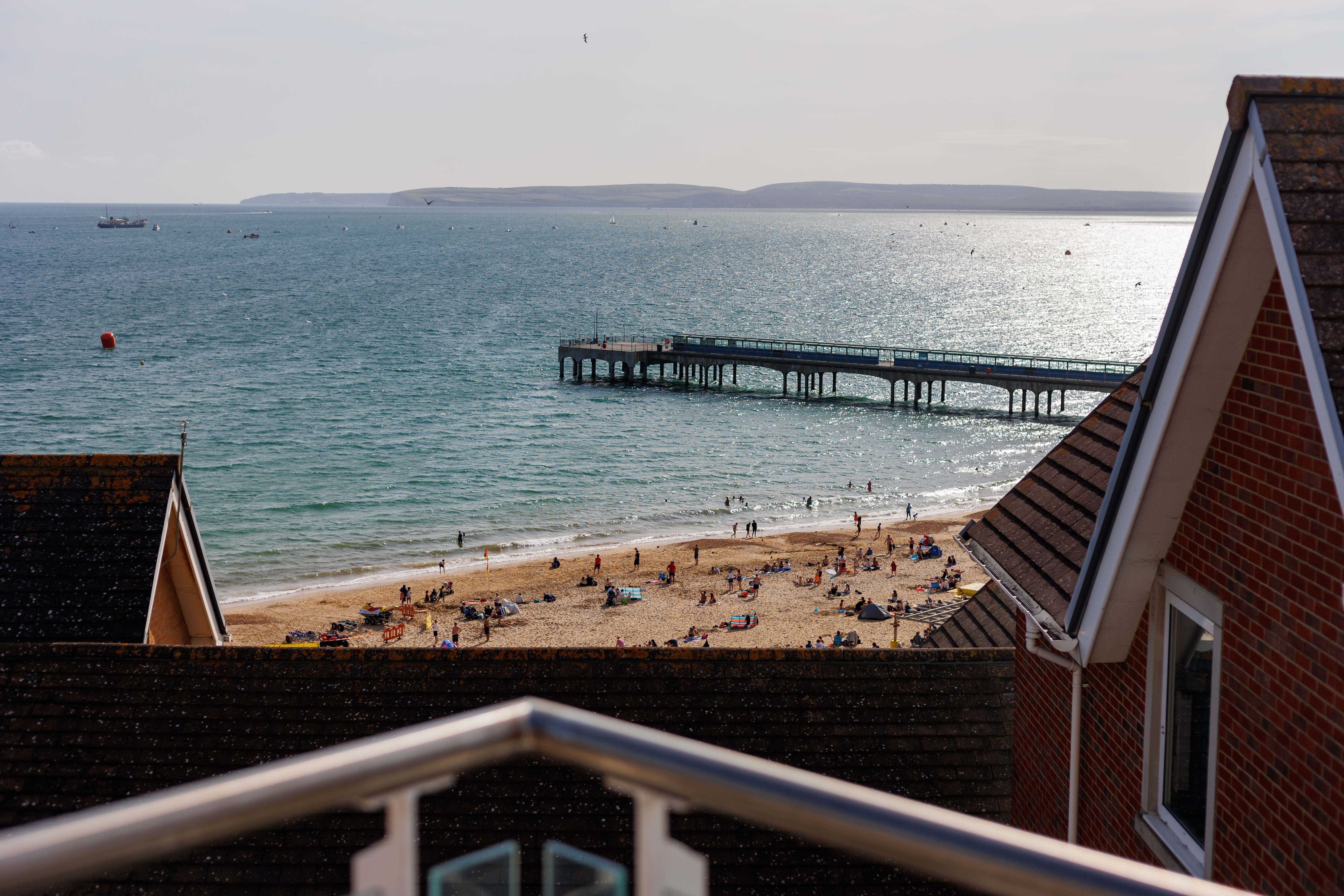 2 bed flat to rent in Honeycombe Beach, Honeycombe Chine  - Property Image 14