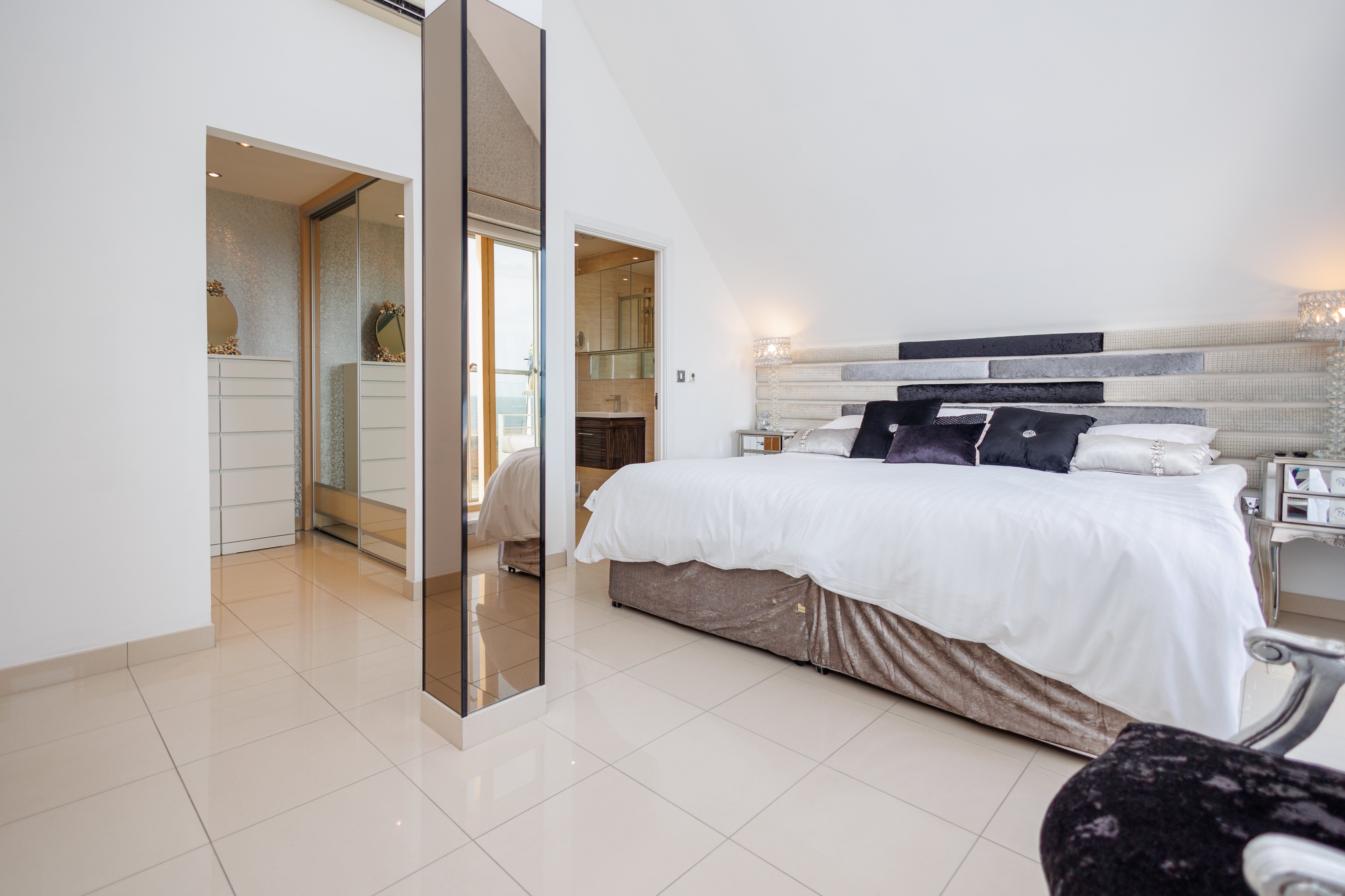 2 bed flat to rent in Honeycombe Beach, Honeycombe Chine  - Property Image 20