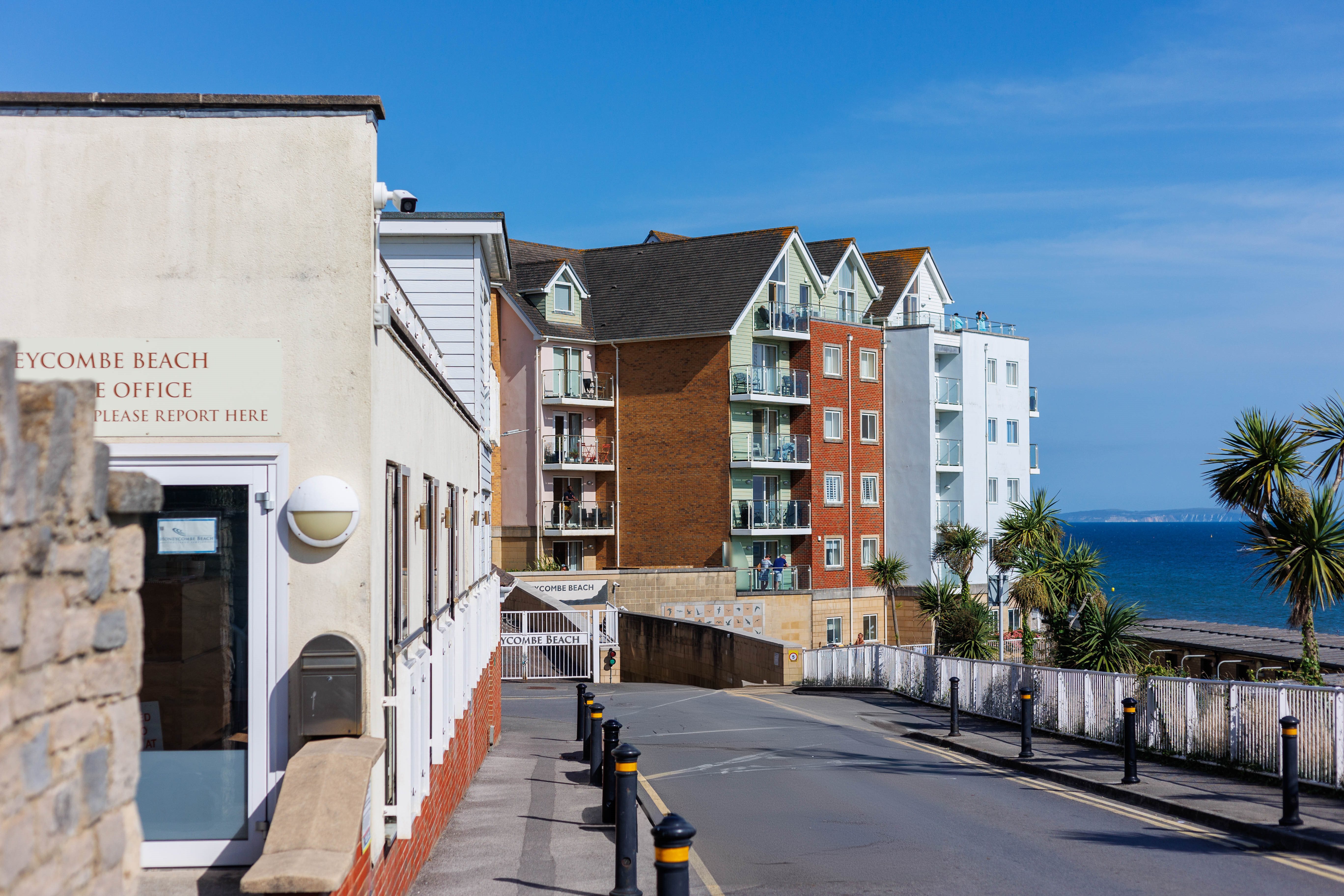 2 bed flat to rent in Honeycombe Beach, Honeycombe Chine 32