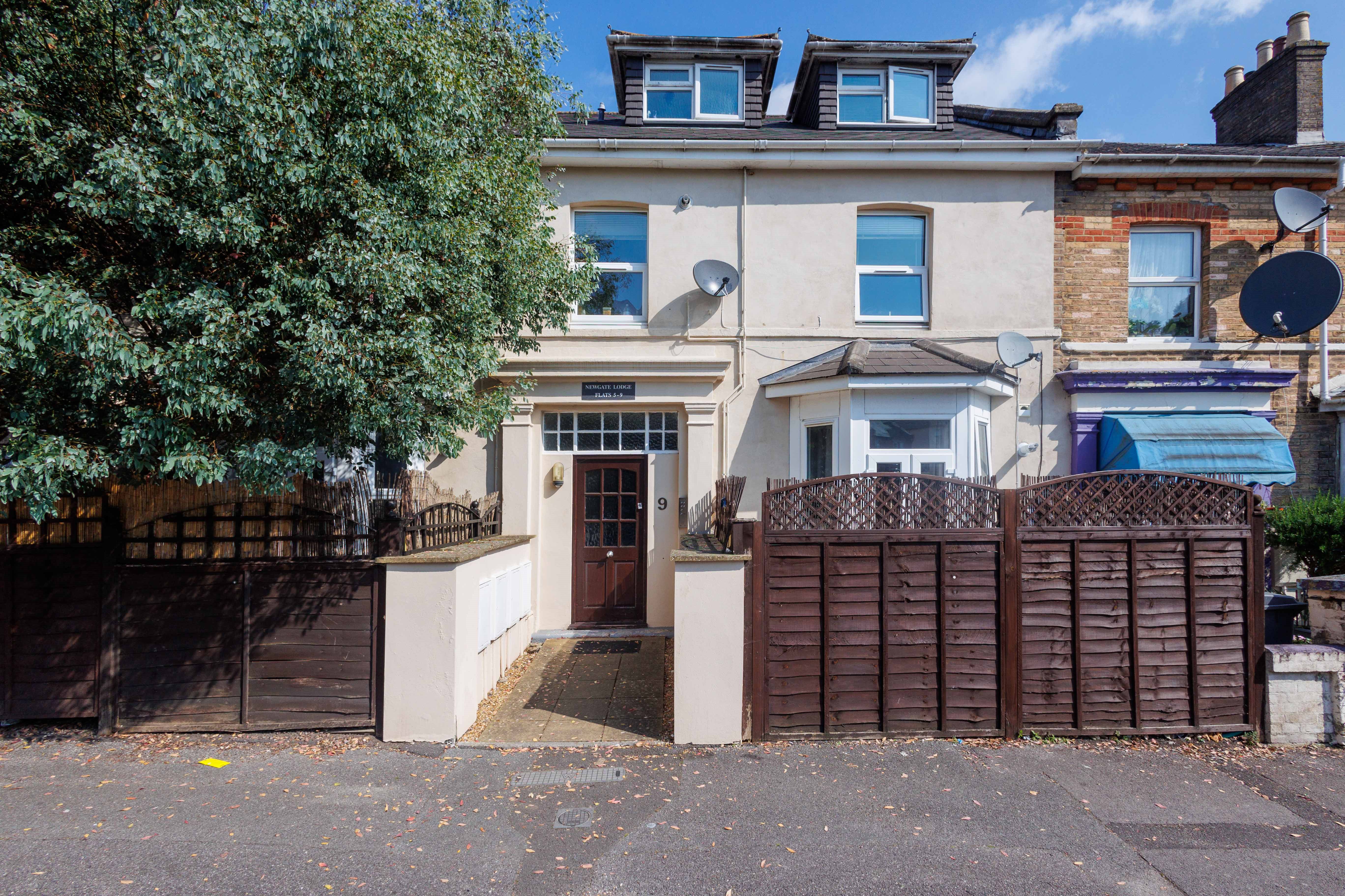 1 bed flat to rent in Newgate Lodge, 9 Norwich Avenue 7