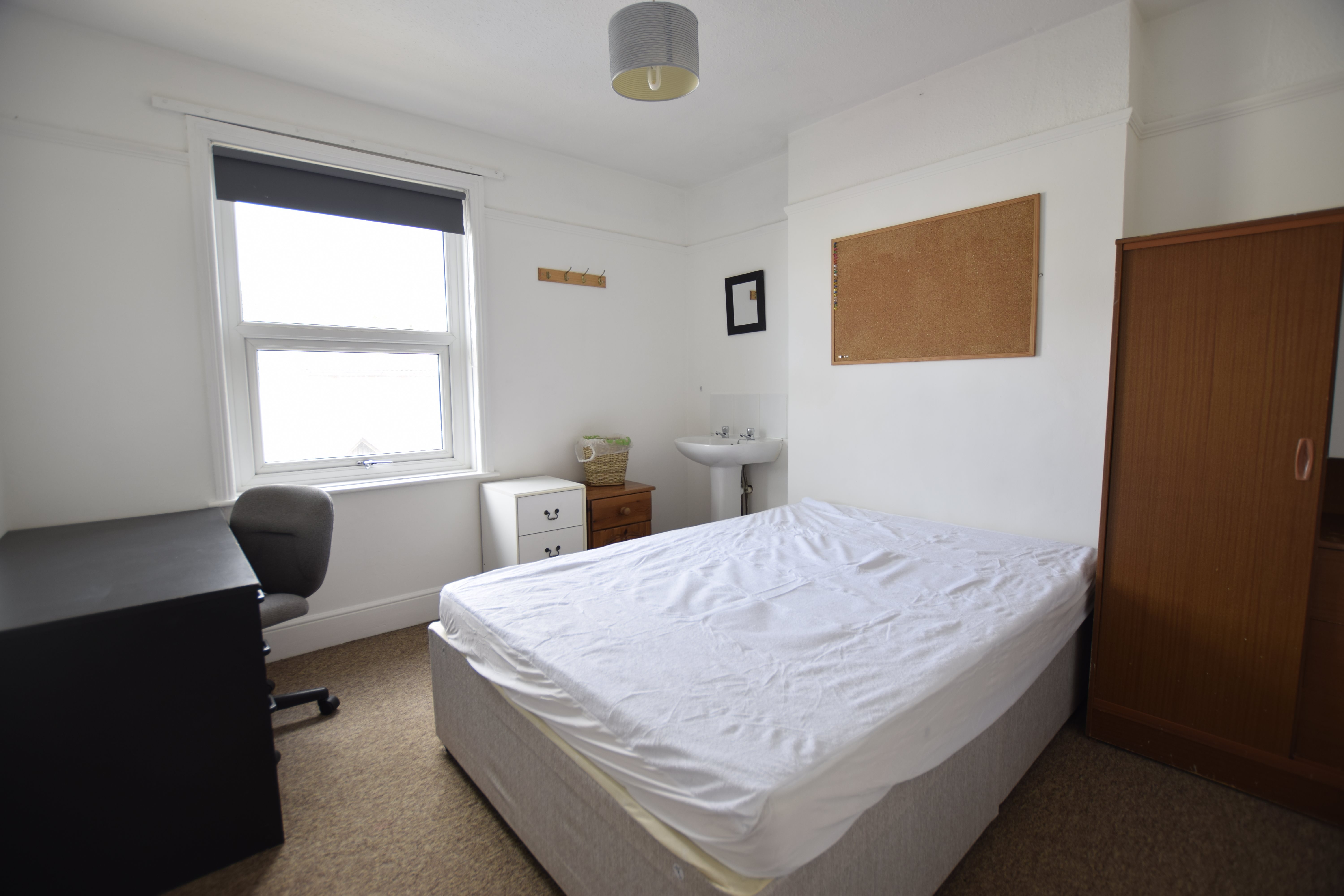 6 bed house to rent in Wycliffe Road, Bournemouth 10