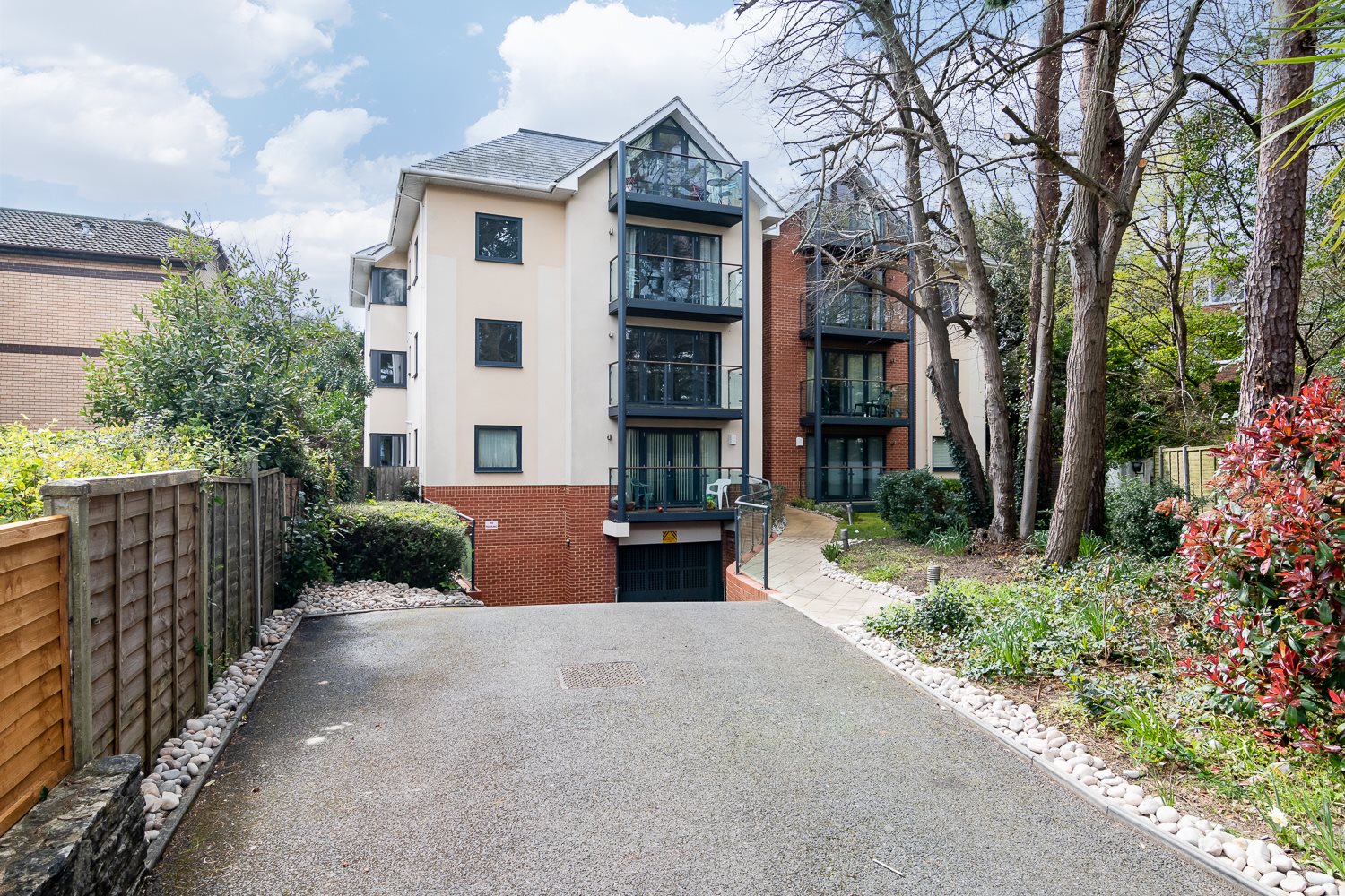 2 bed flat to rent in Madeira Road, Bournemouth  - Property Image 1