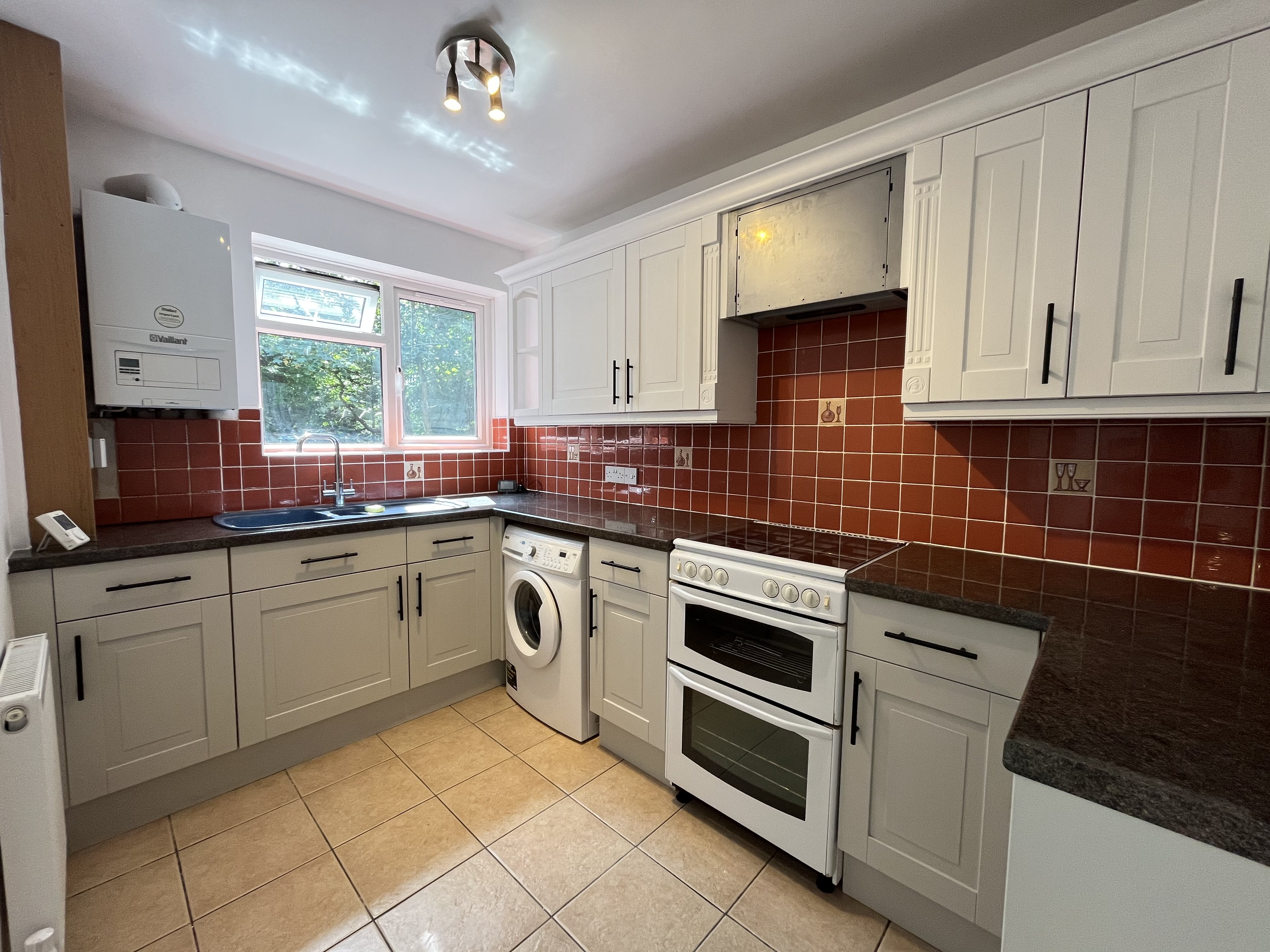 2 bed flat to rent in Madeira Road, Bournemouth  - Property Image 6