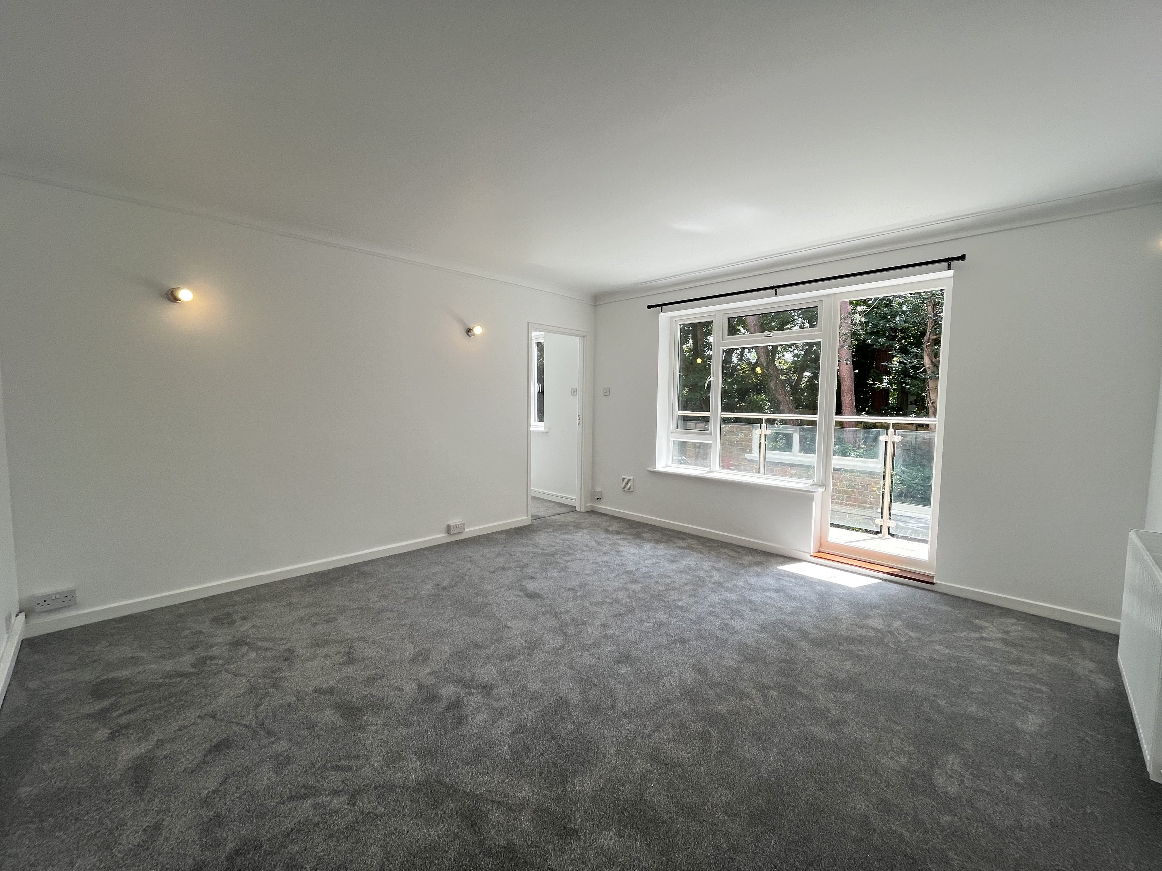 2 bed flat to rent in Madeira Road, Bournemouth  - Property Image 2