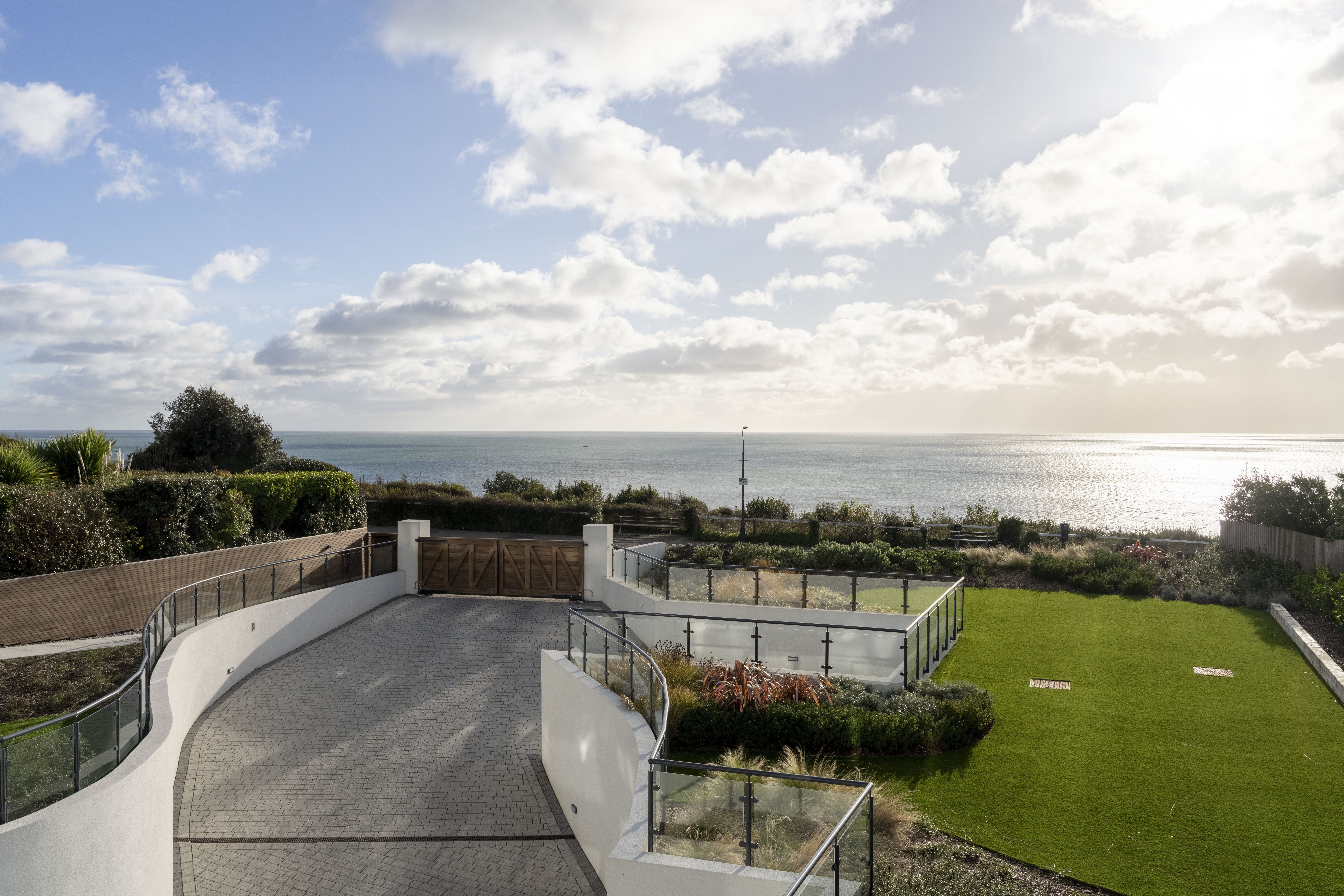 4 bed flat to rent in East Overcliff Drive, Bournemouth  - Property Image 2
