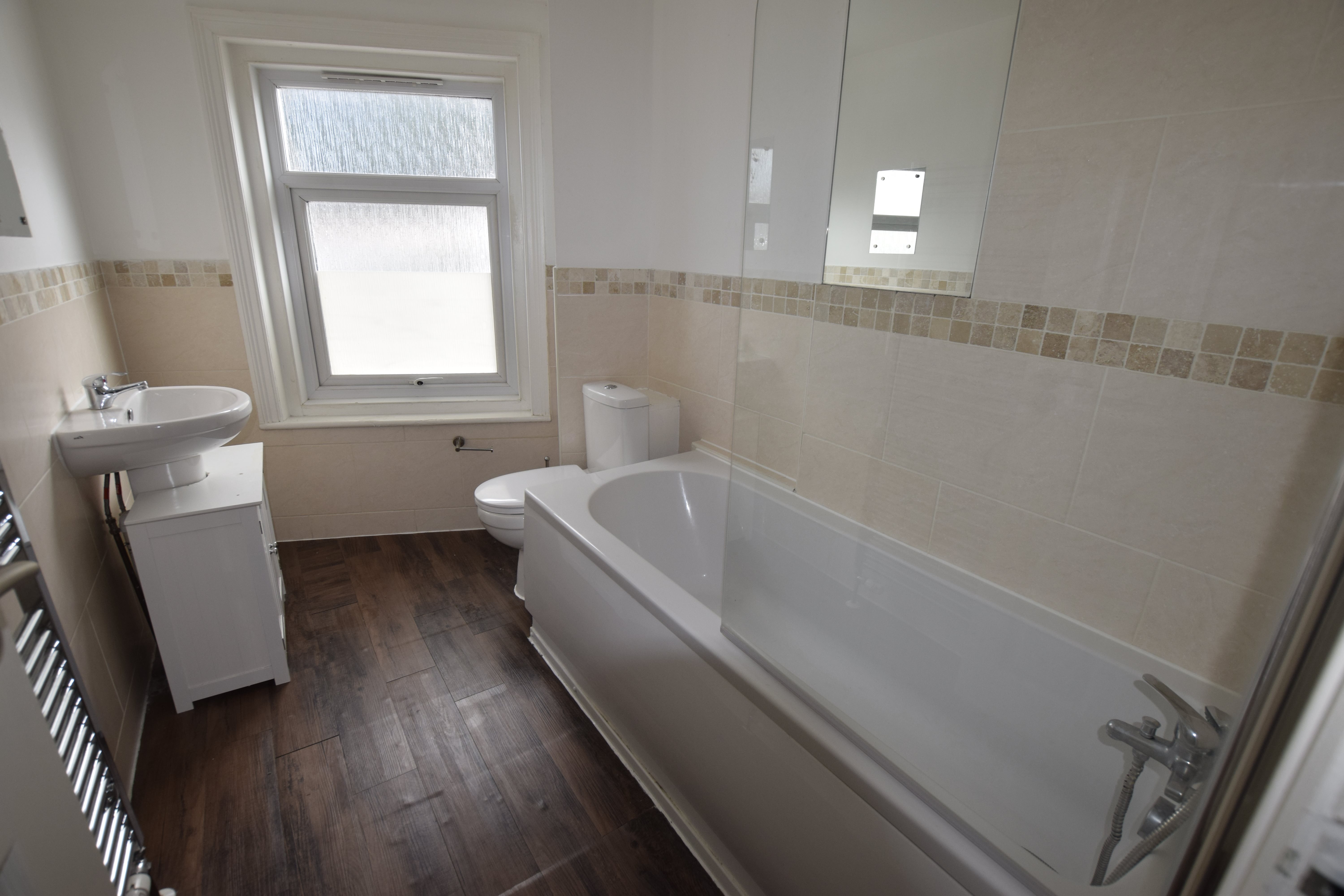 2 bed house to rent in Windham Road  - Property Image 6