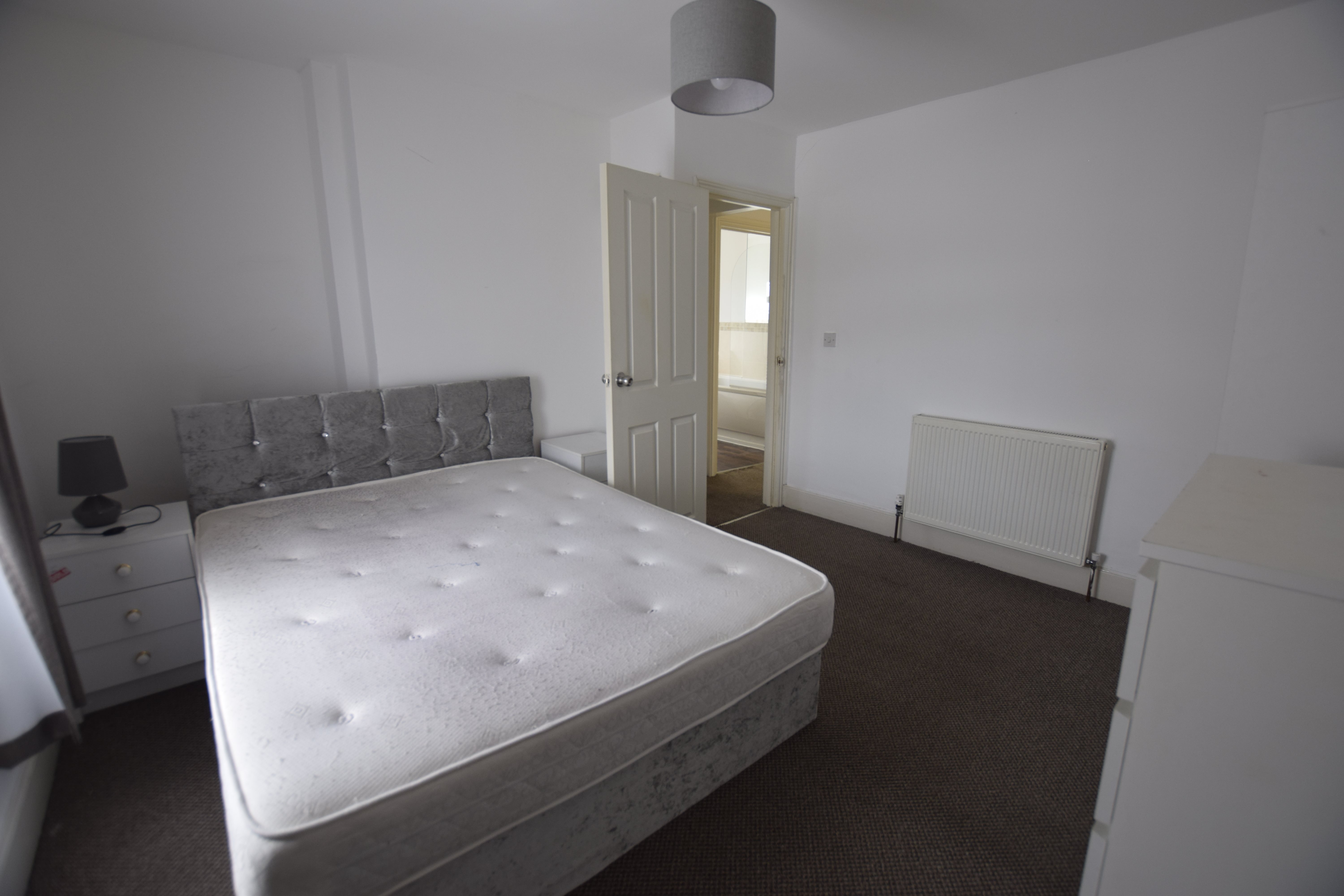 2 bed house to rent in Windham Road  - Property Image 10