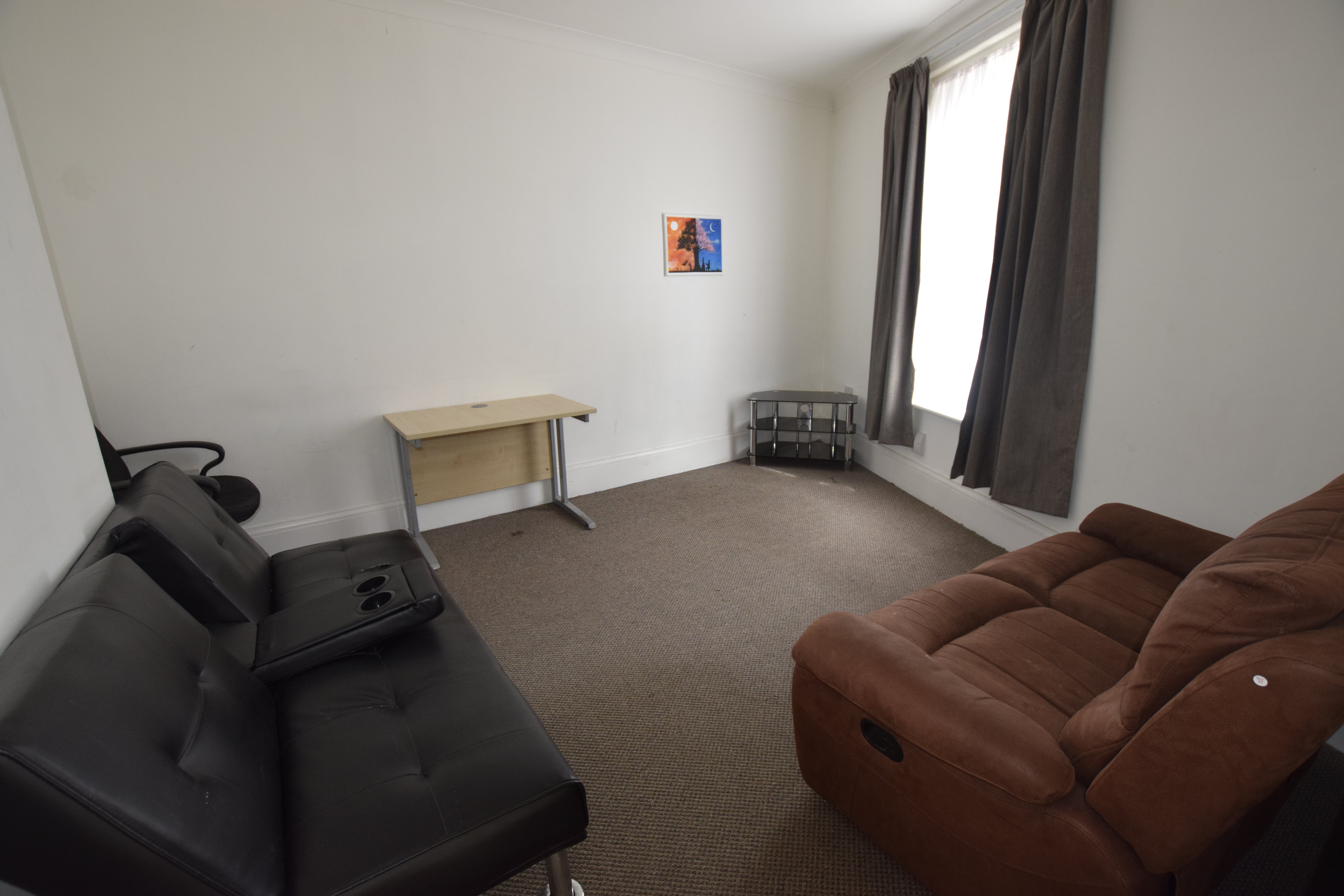 2 bed house to rent in Windham Road  - Property Image 12