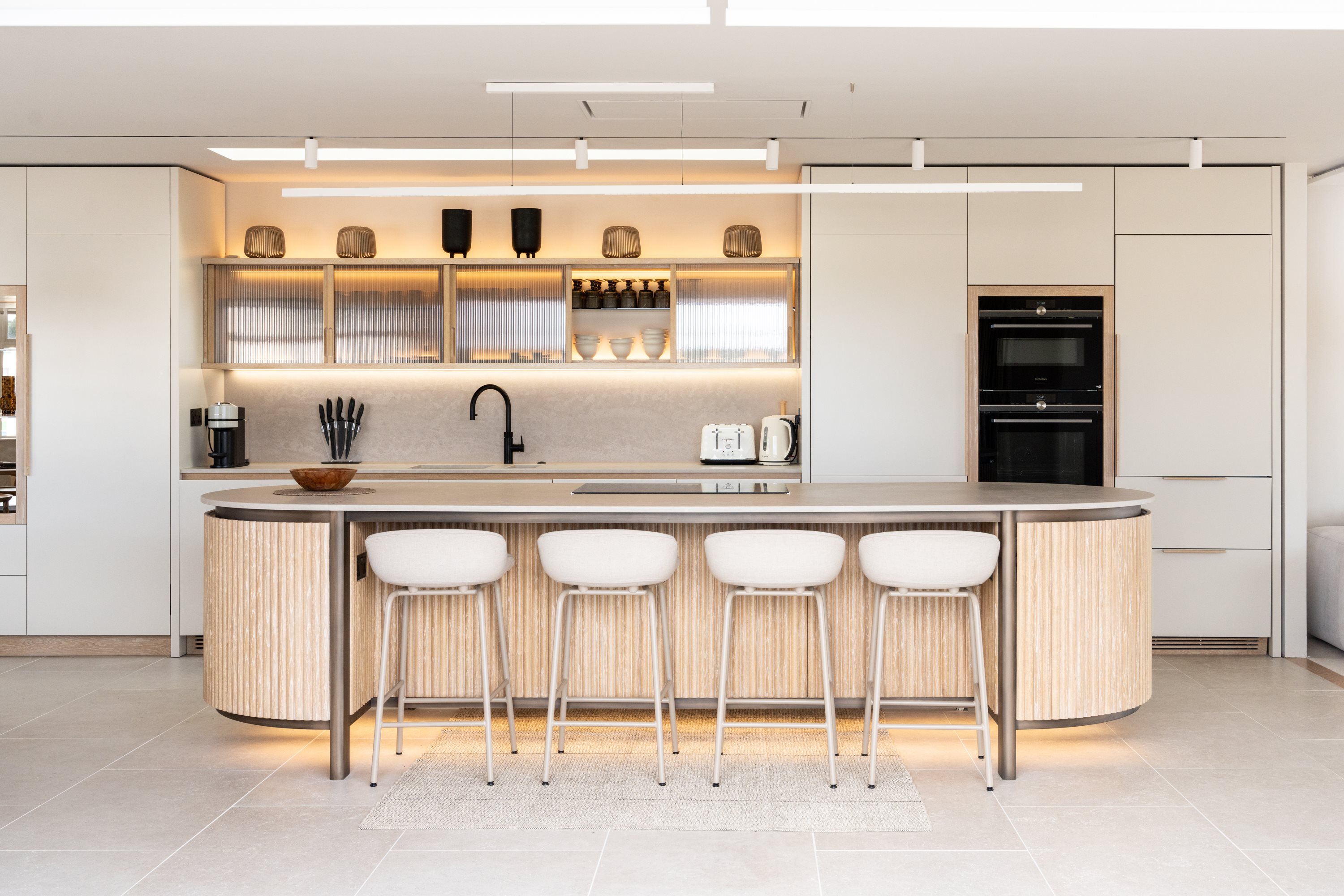 3 bed apartment to rent in Bristol & West House, Post Office Road  - Property Image 1