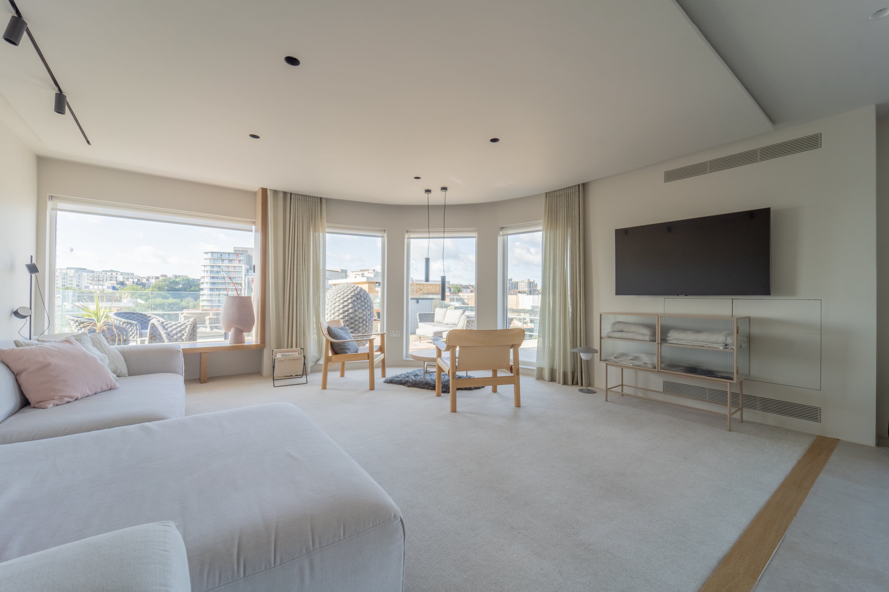 3 bed apartment to rent in Bristol & West House, Post Office Road  - Property Image 4