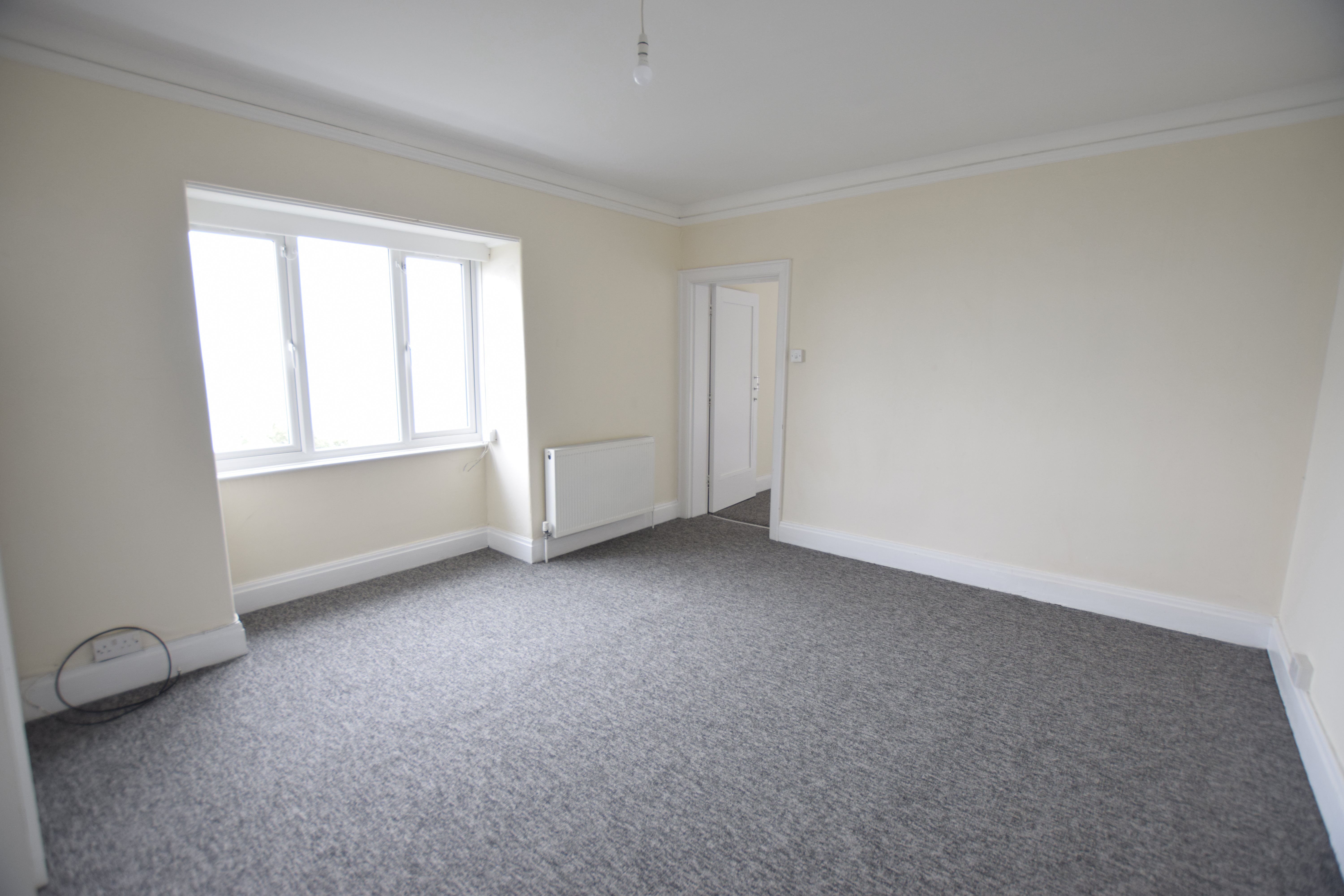 2 bed flat to rent in Grove Road, Bournemouth 6