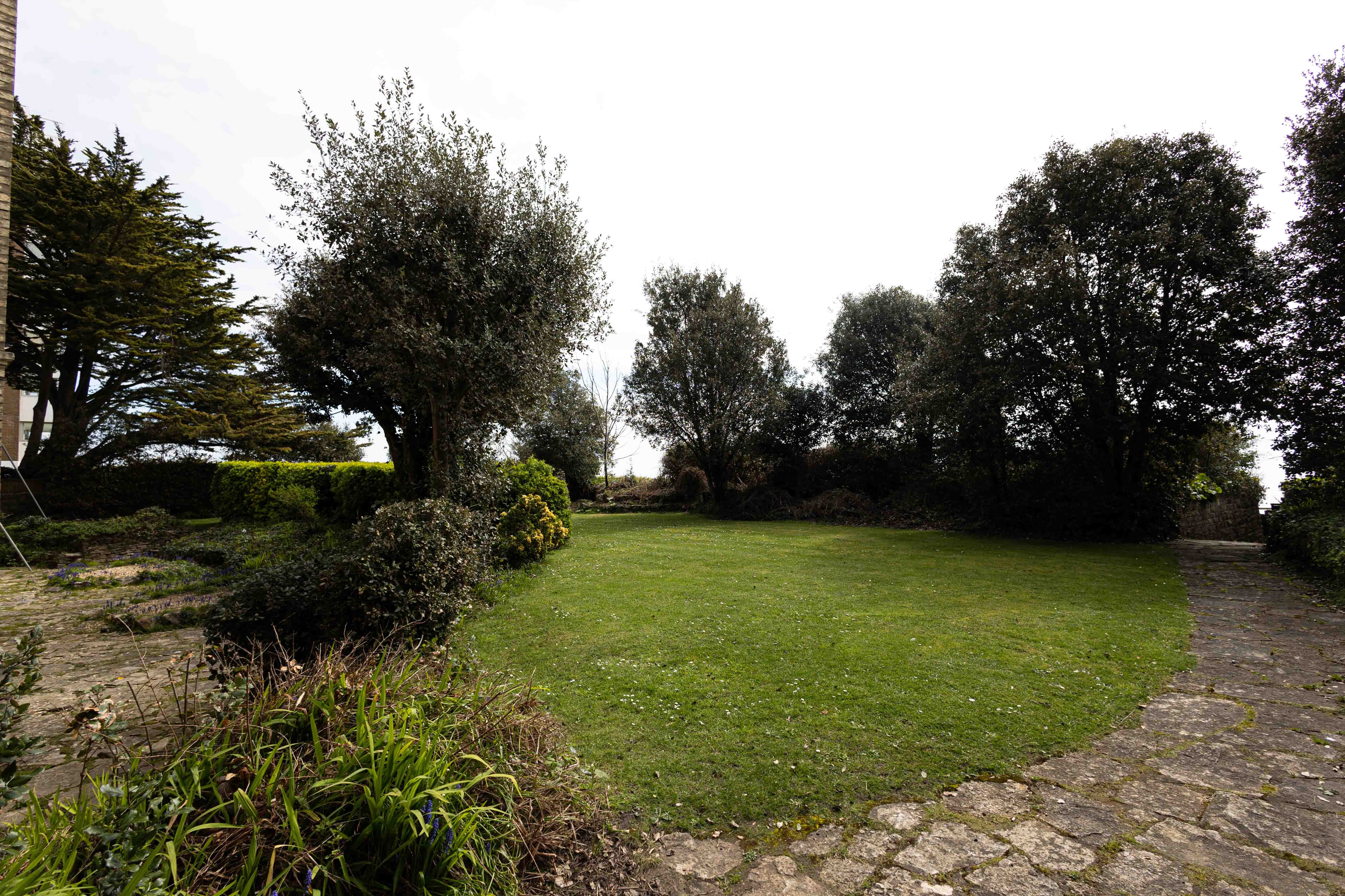 2 bed flat to rent in Grove Road, Bournemouth 10