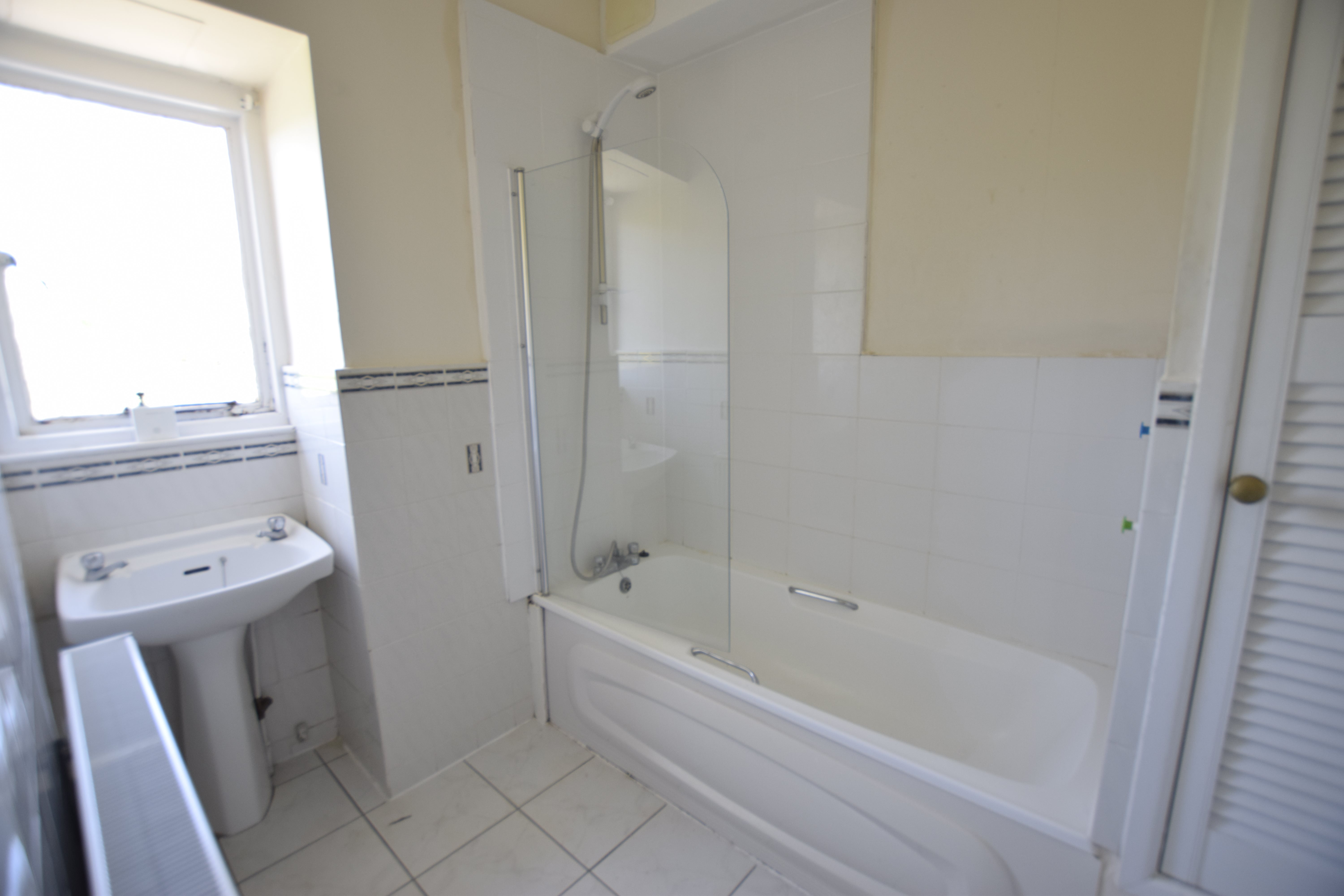 2 bed flat to rent in Grove Road, Bournemouth 8