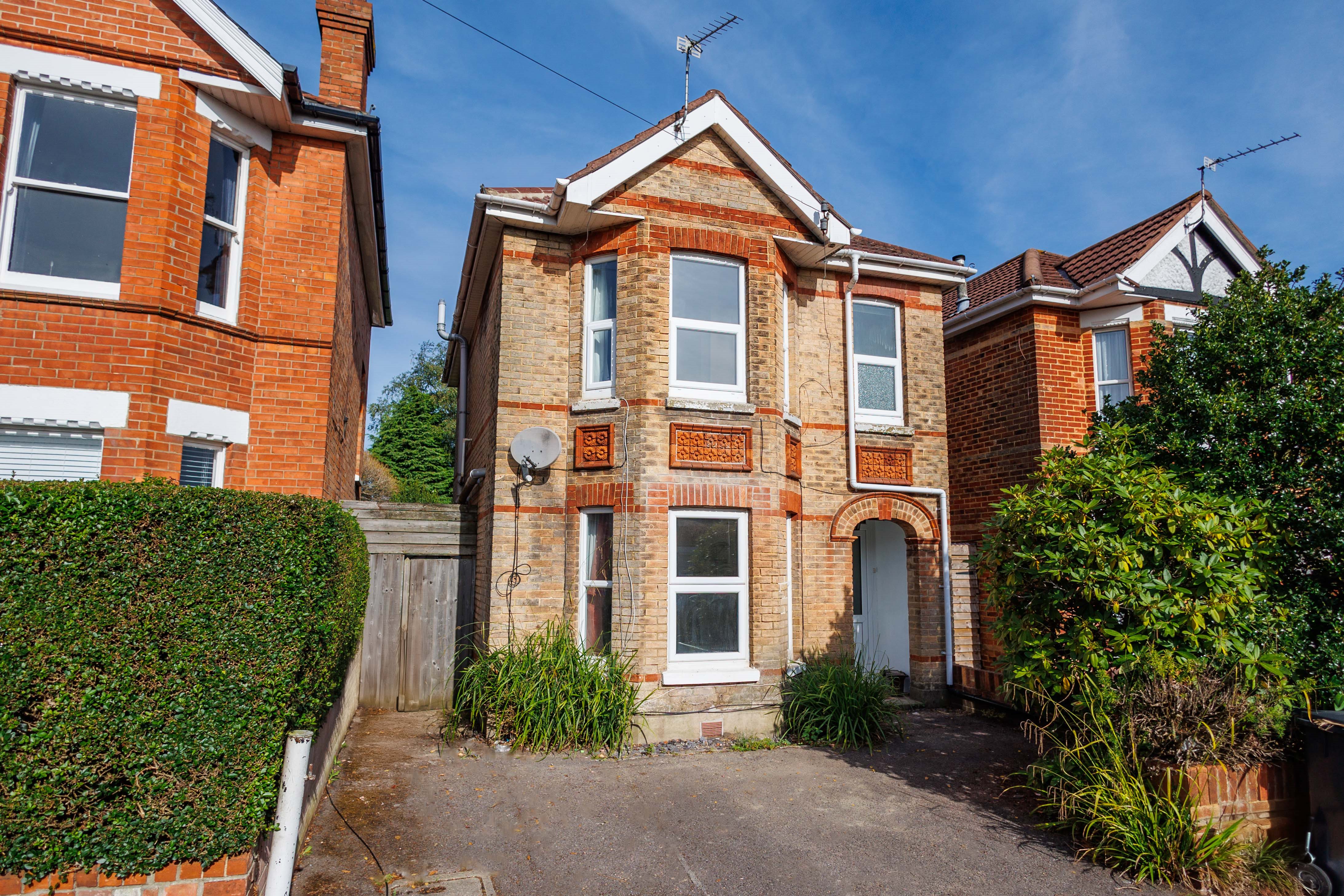 5 bed house to rent in Osborne Road  - Property Image 1