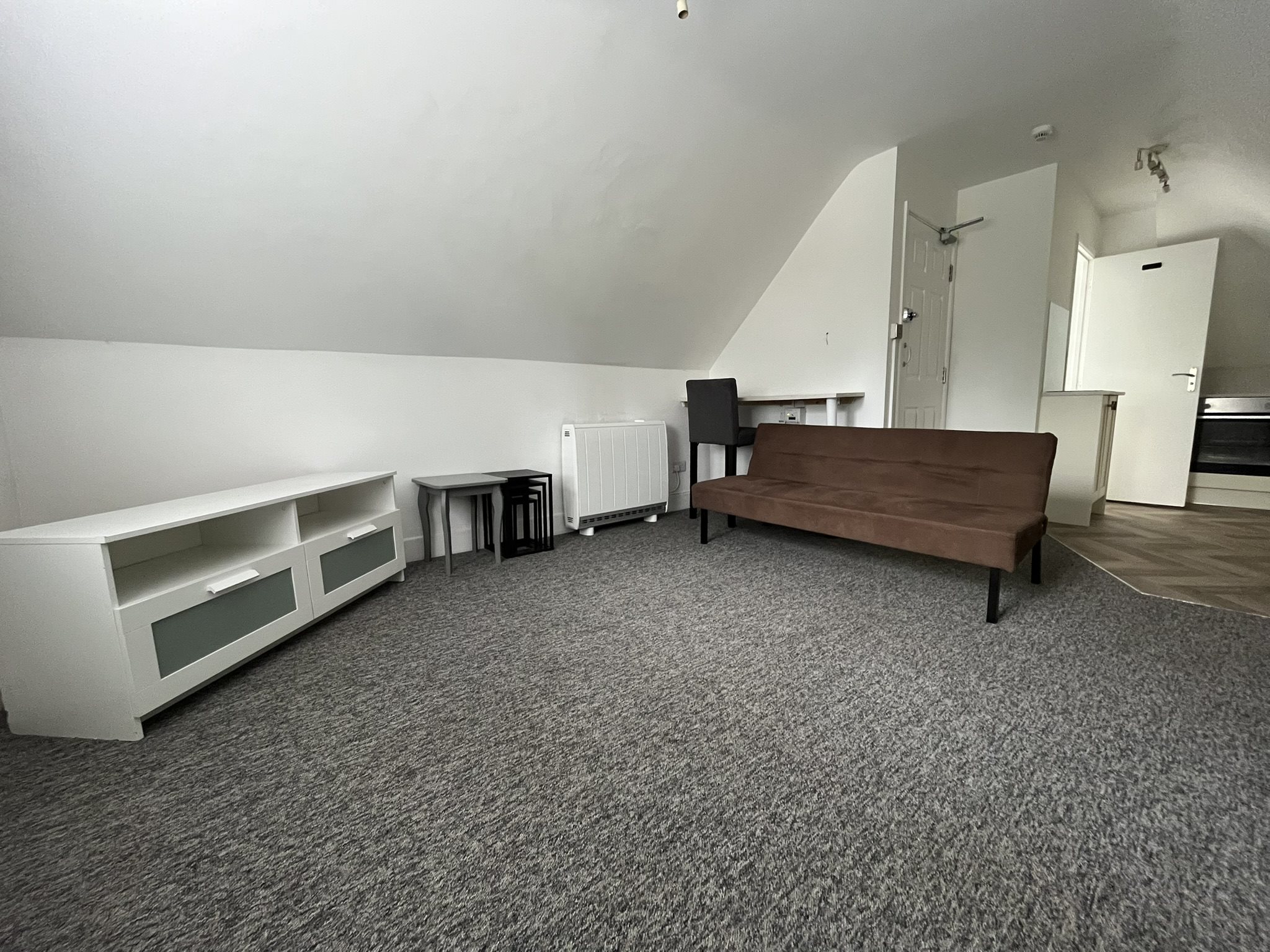 1 bed studio flat to rent in Churchill Road, Bournemouth - Property Image 1