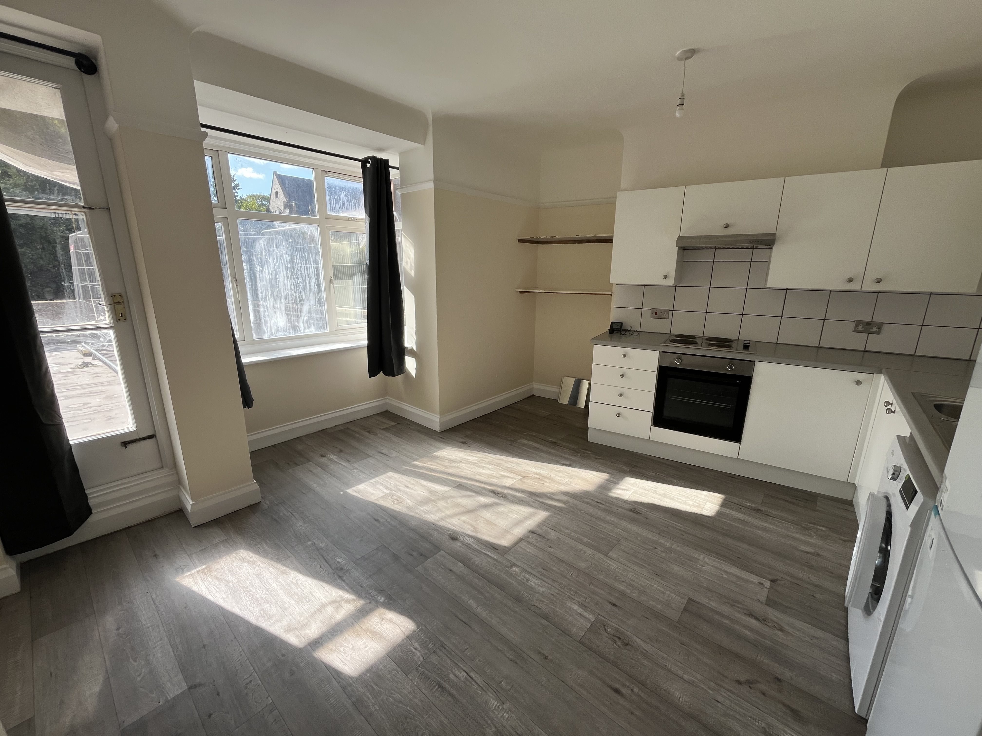 4 bed apartment to rent in St Peters Road, Bournemouth  - Property Image 2
