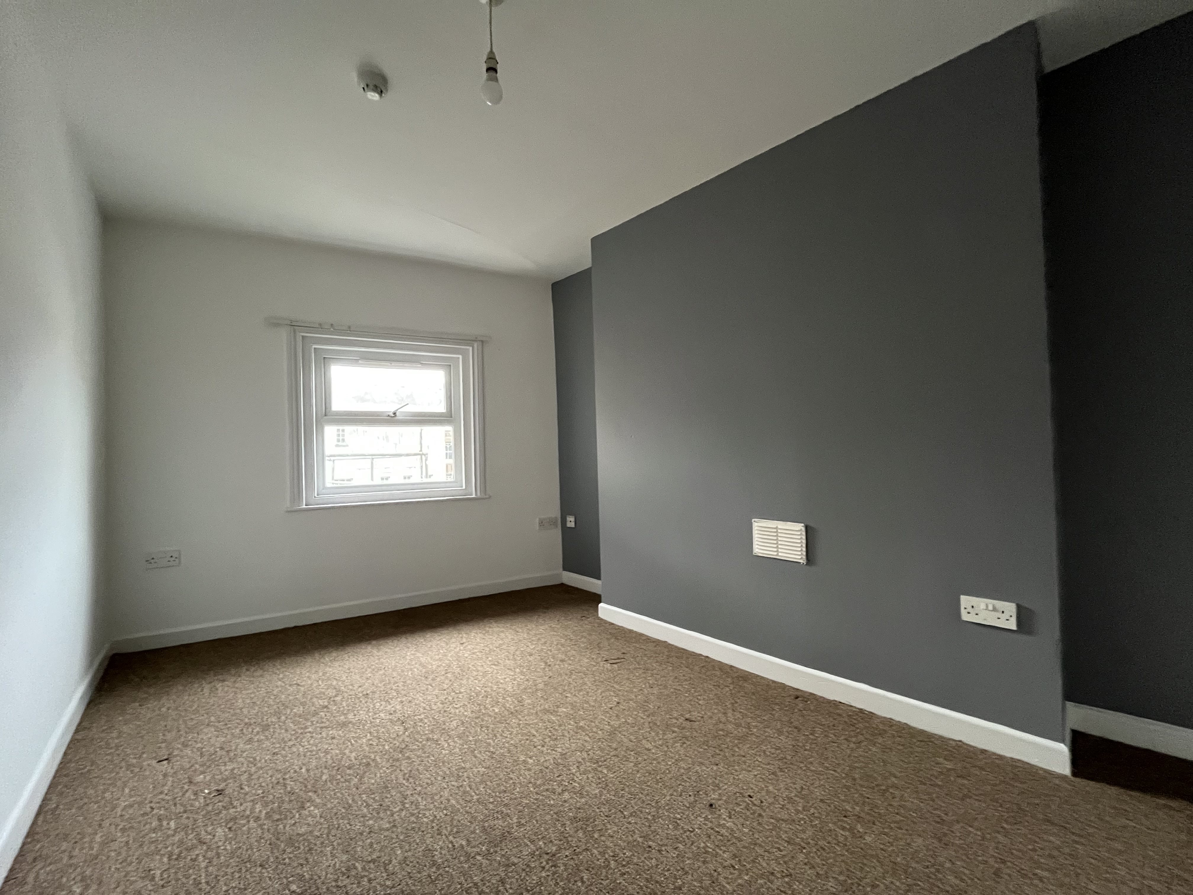 3 bed flat to rent in Old Christchurch Road, Bournemouth  - Property Image 5