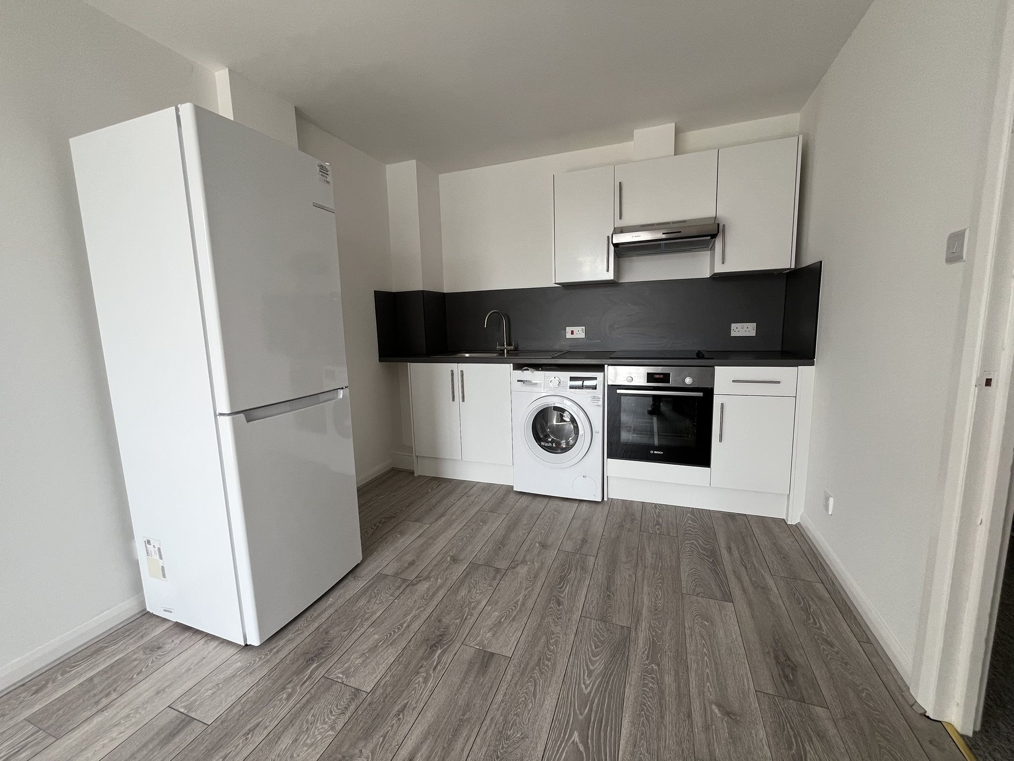 4 bed flat to rent in St Peters Road, Bournemouth  - Property Image 3
