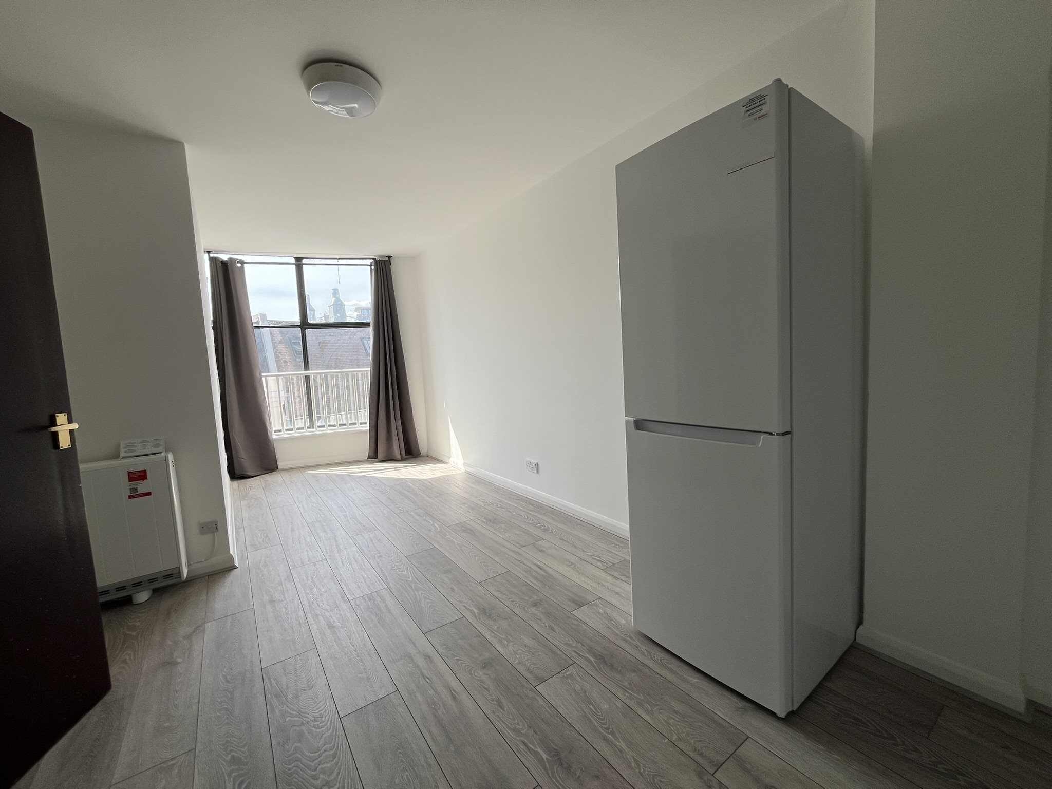 4 bed flat to rent in St Peters Road, Bournemouth  - Property Image 4