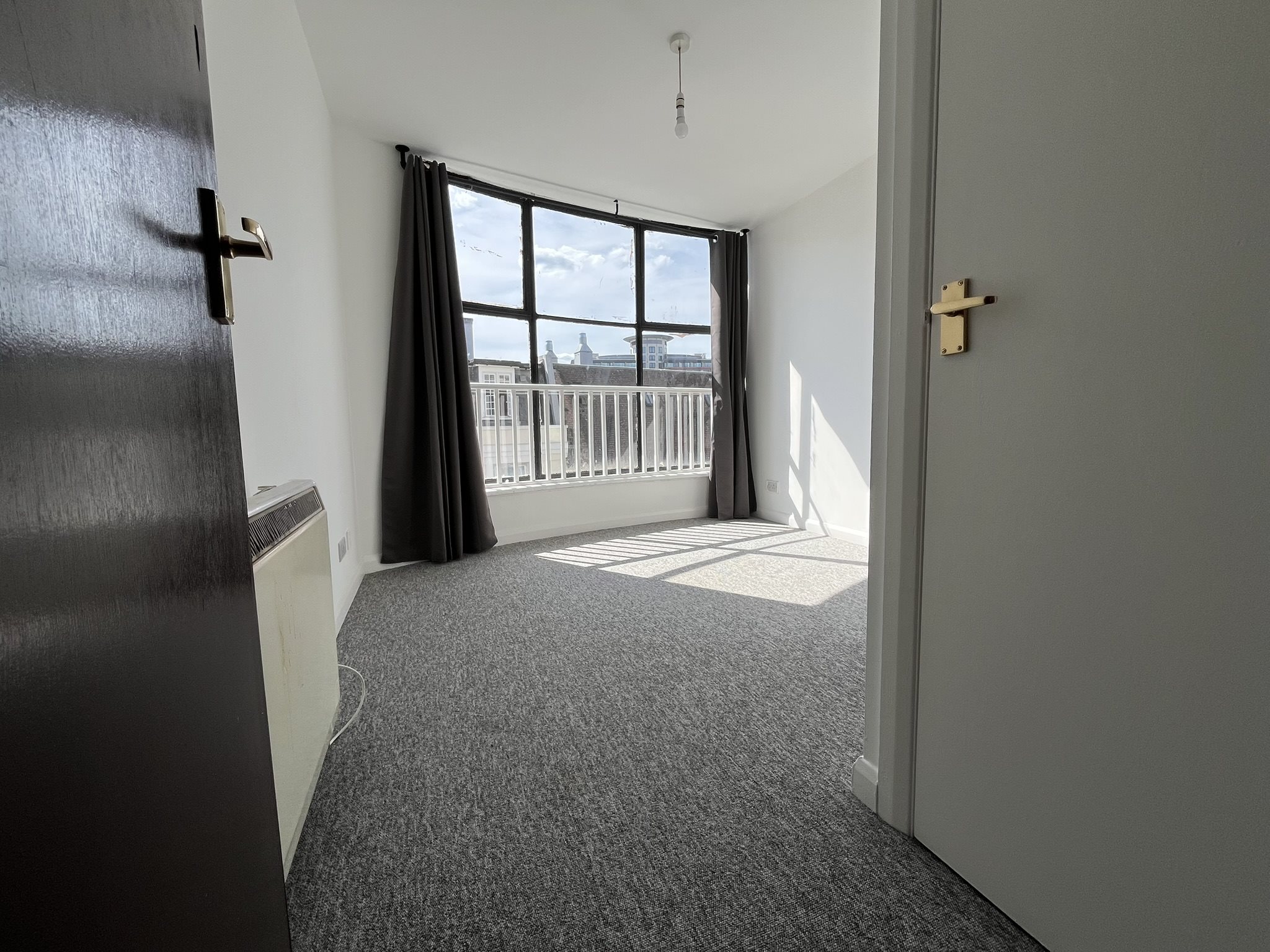 4 bed flat to rent in St Peters Road, Bournemouth, BH1