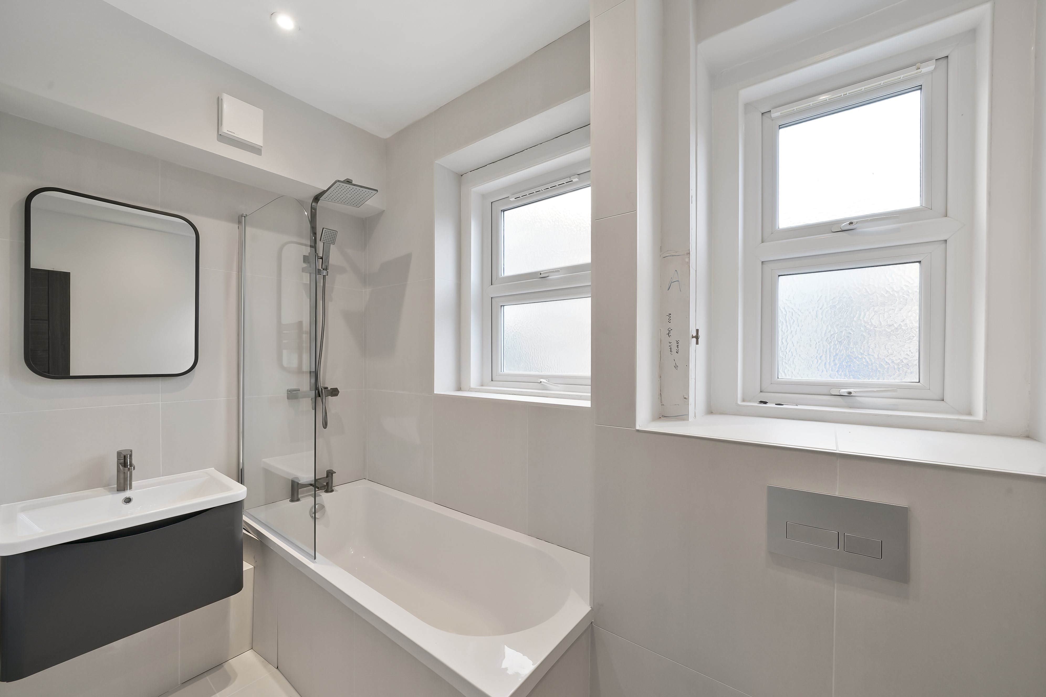 2 bed flat to rent in Richmond Hill, Bournemouth 10