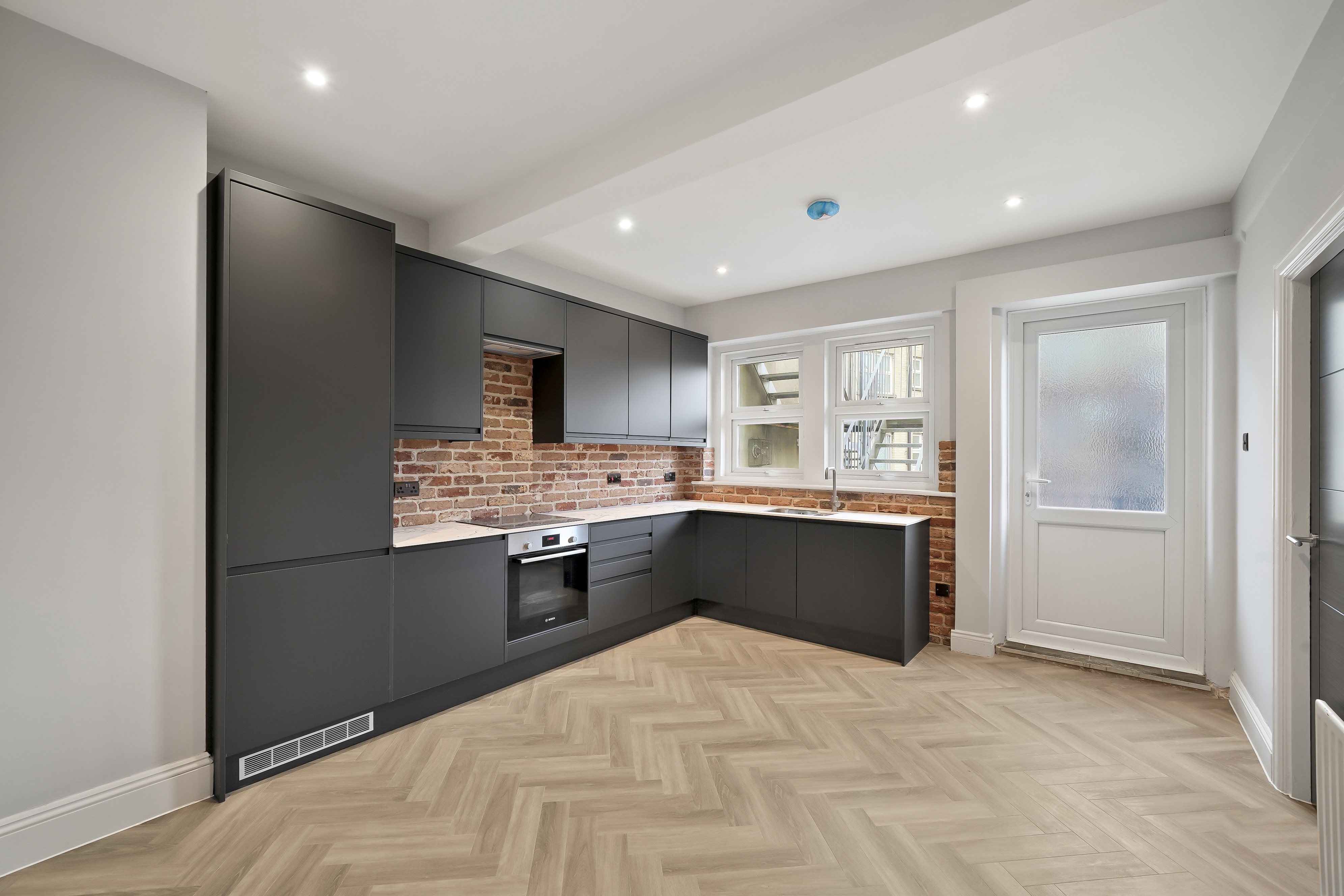 2 bed flat to rent in Richmond Hill, Bournemouth 5