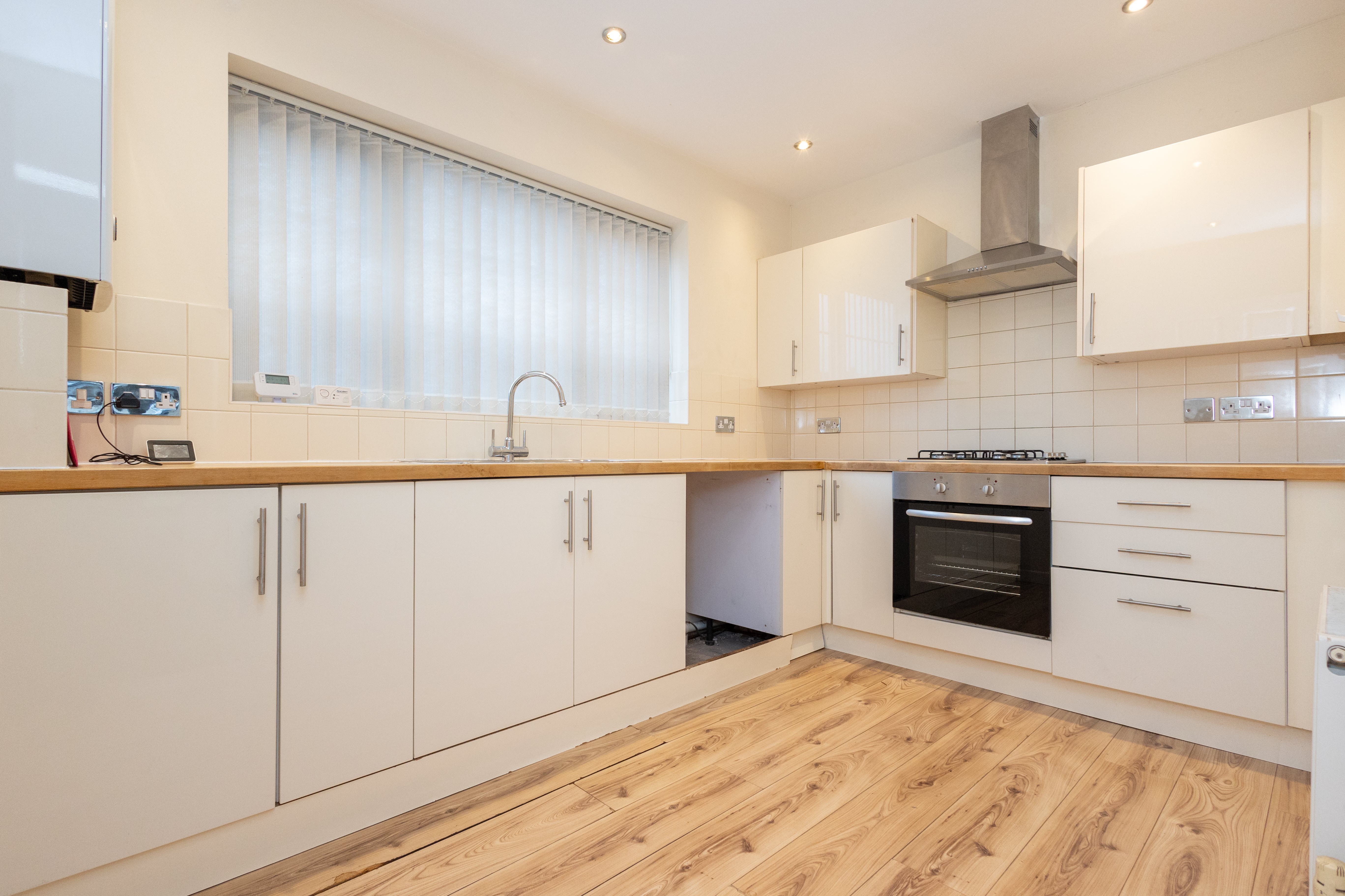 2 bed house to rent in Castle Road  - Property Image 2