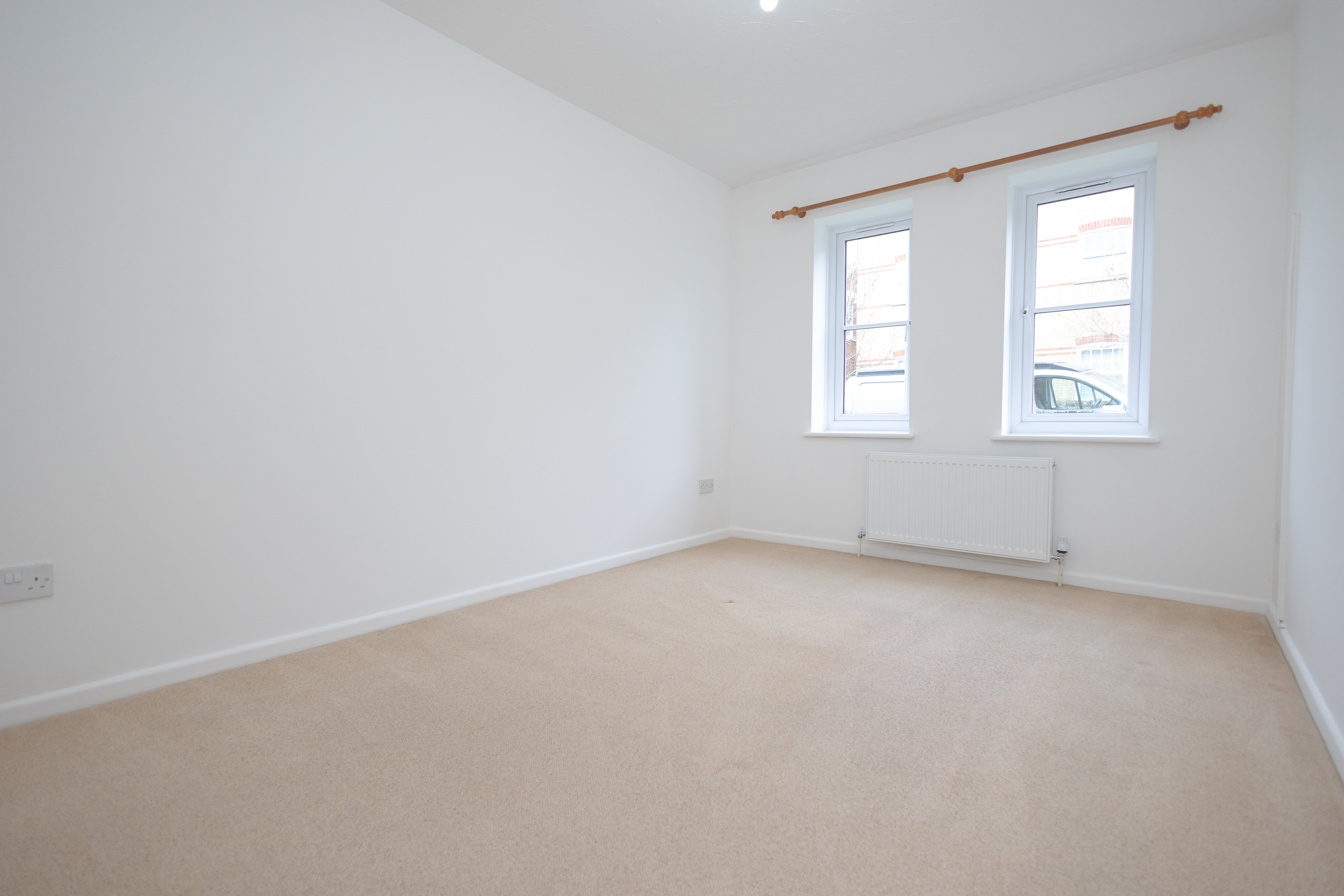 2 bed flat to rent in Apex Court, 82 Avenue Road  - Property Image 7