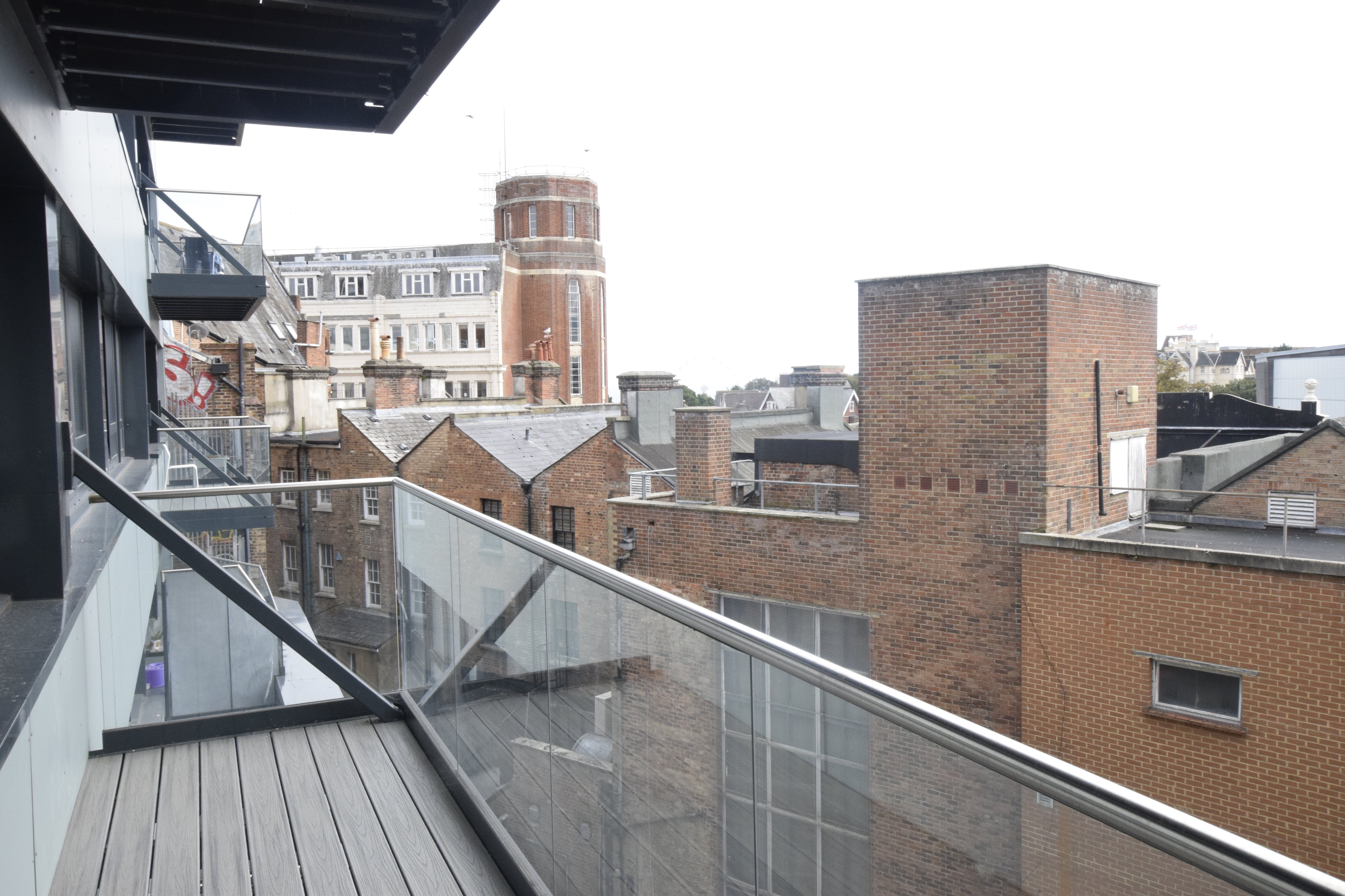 3 bed flat to rent in Vandale House 14