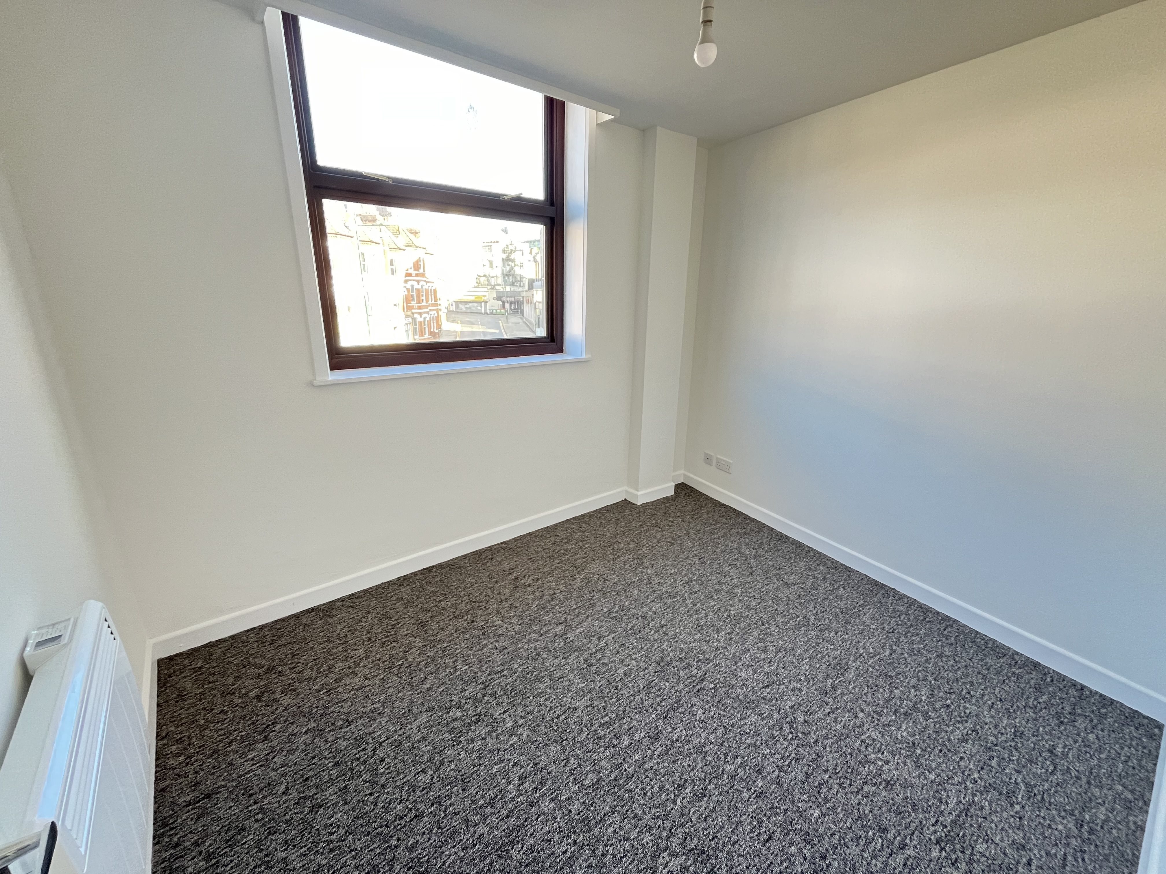 4 bed flat to rent in St Peters Road, Bournemouth  - Property Image 7