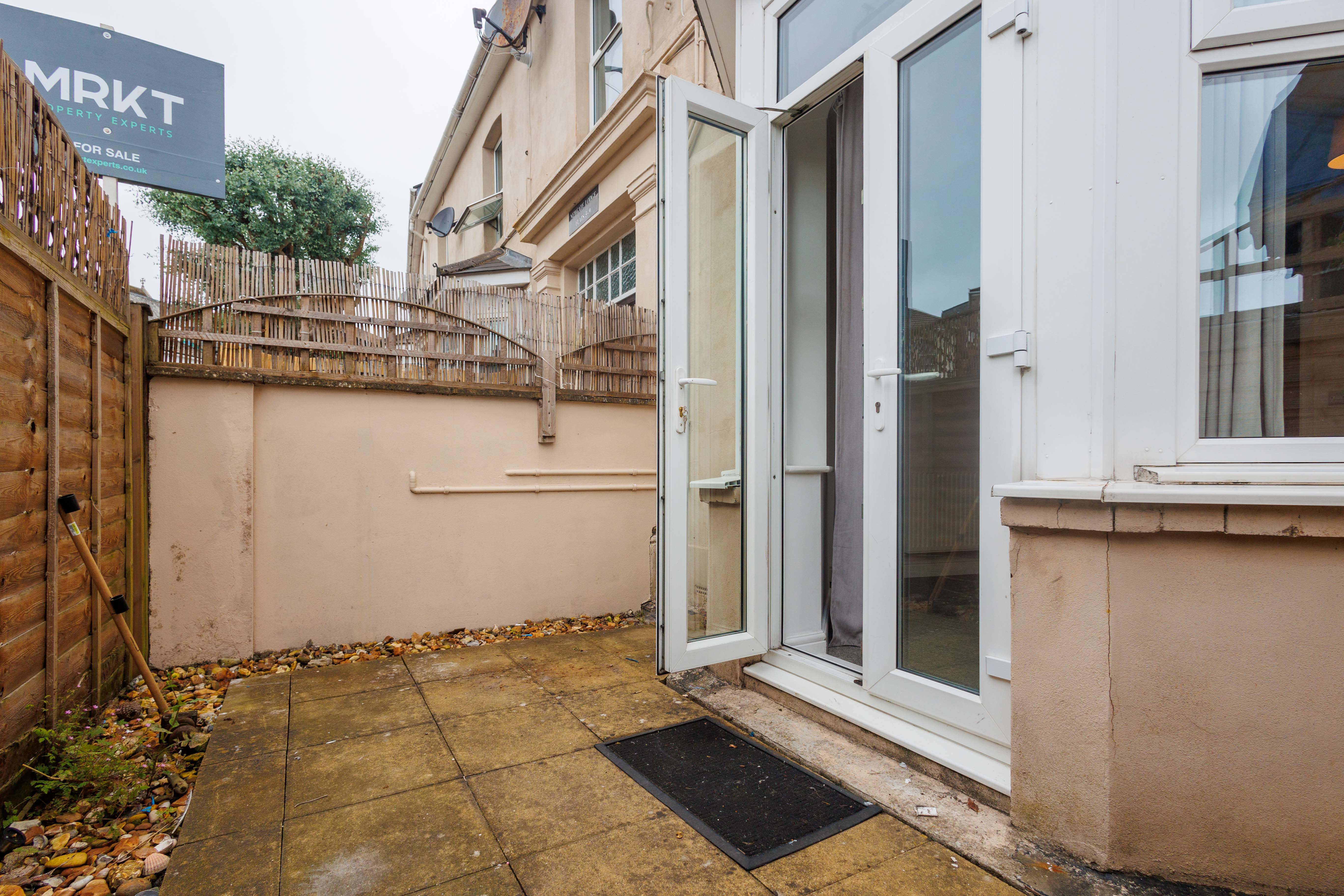 1 bed flat to rent in Norwich Avenue  - Property Image 6