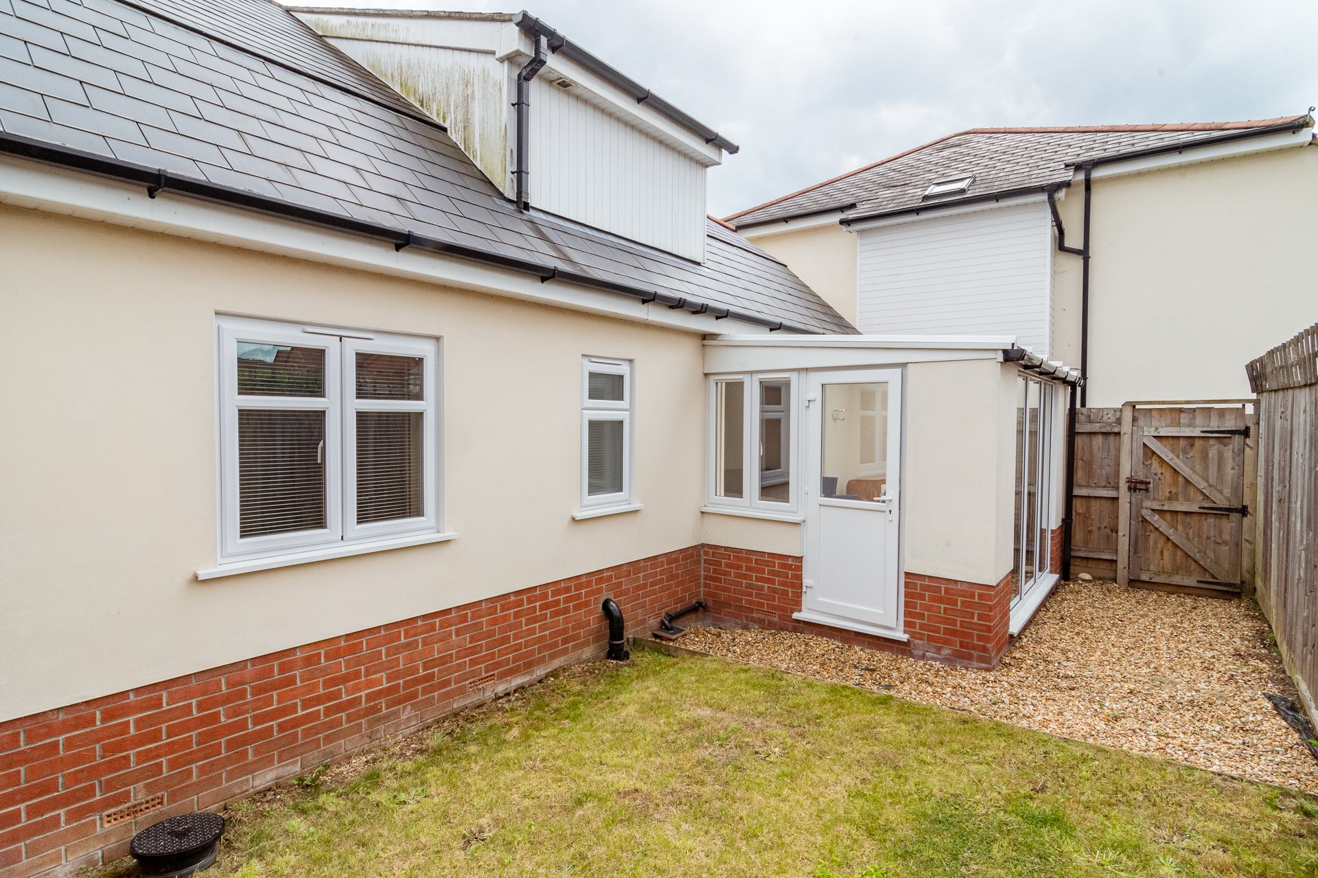 4 bed house to rent in Ensbury Avenue 15