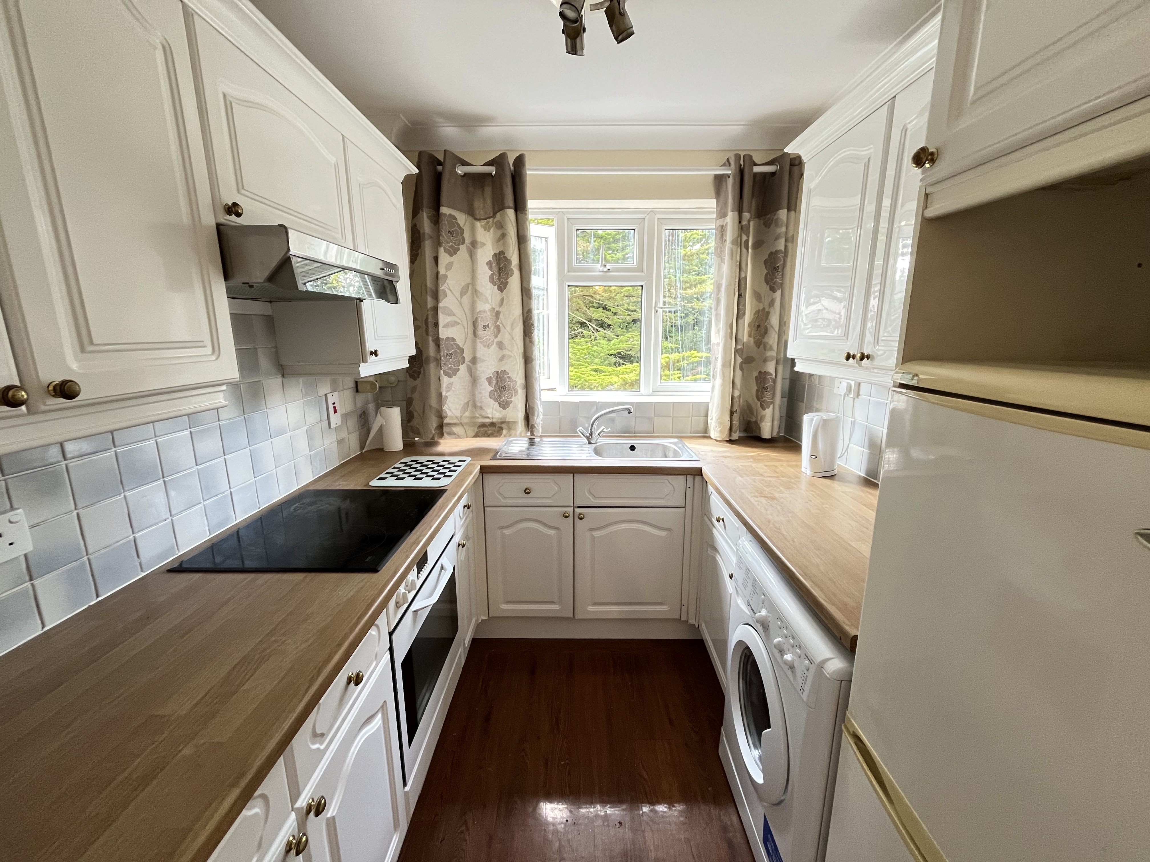 2 bed flat to rent in Christchurch Road, Bournemouth  - Property Image 2