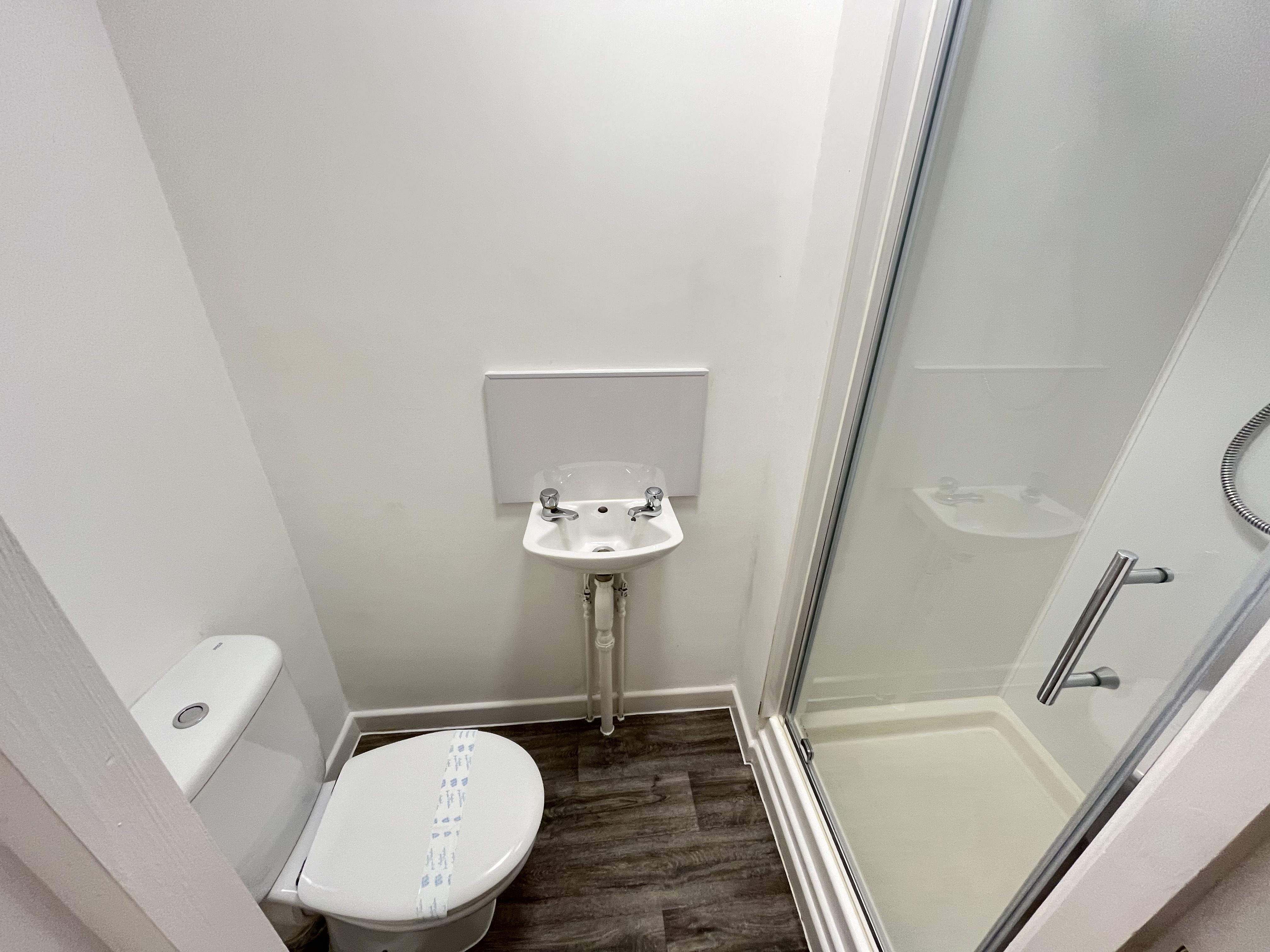 3 bed flat to rent in St Peters Road 8