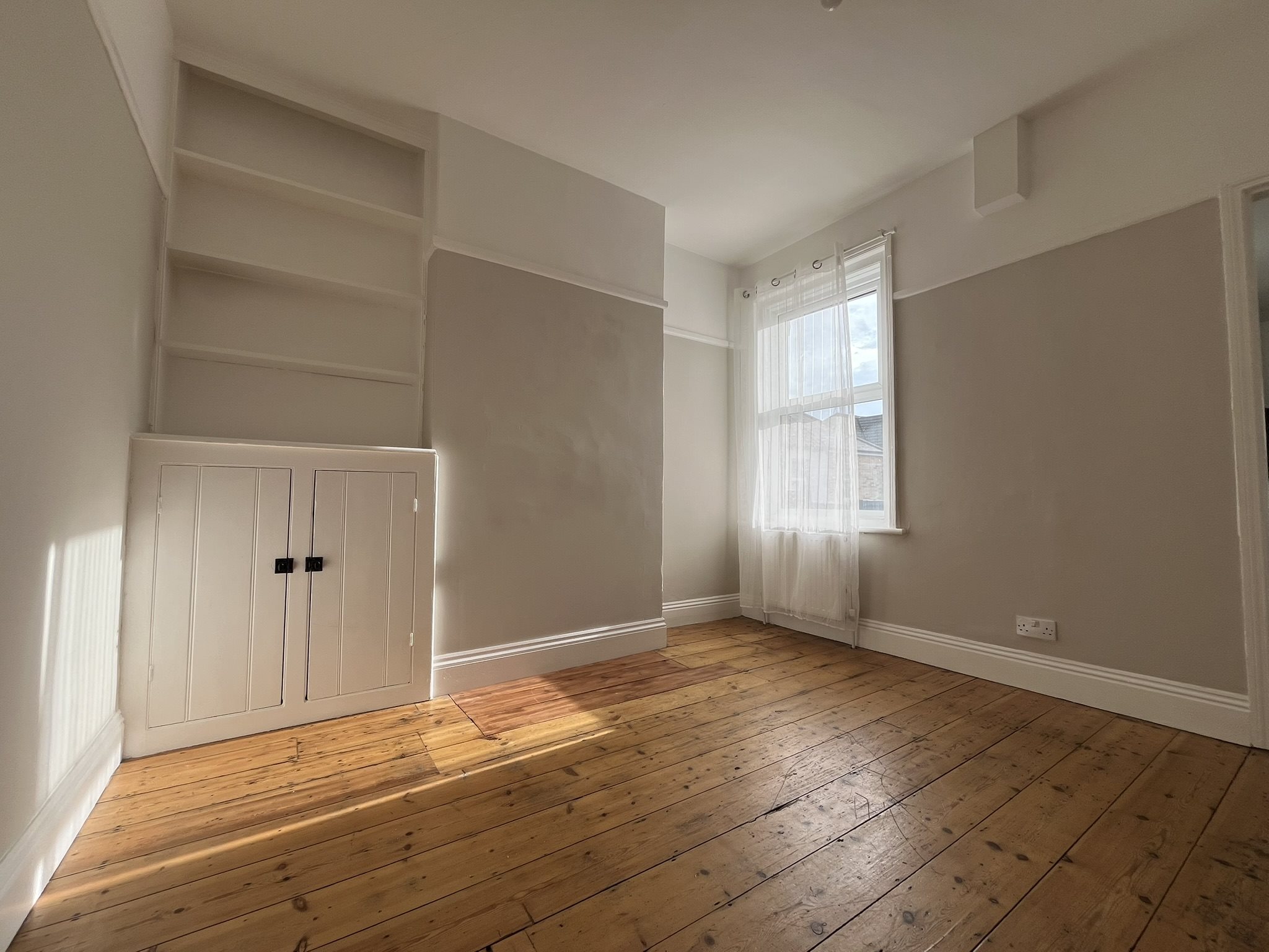 3 bed semi-detached house to rent in Gwynne Road, Poole 5