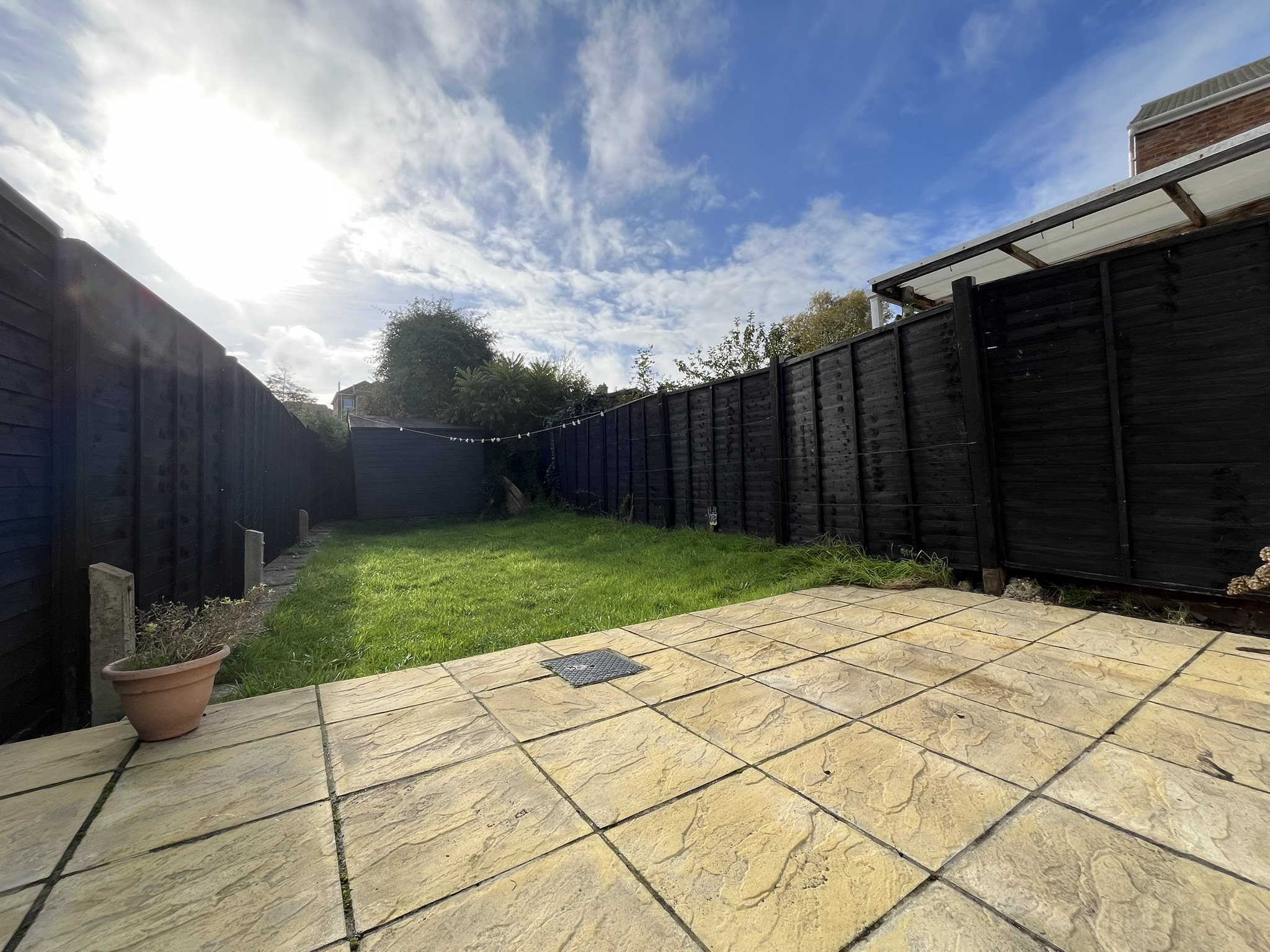 3 bed semi-detached house to rent in Gwynne Road, Poole 1