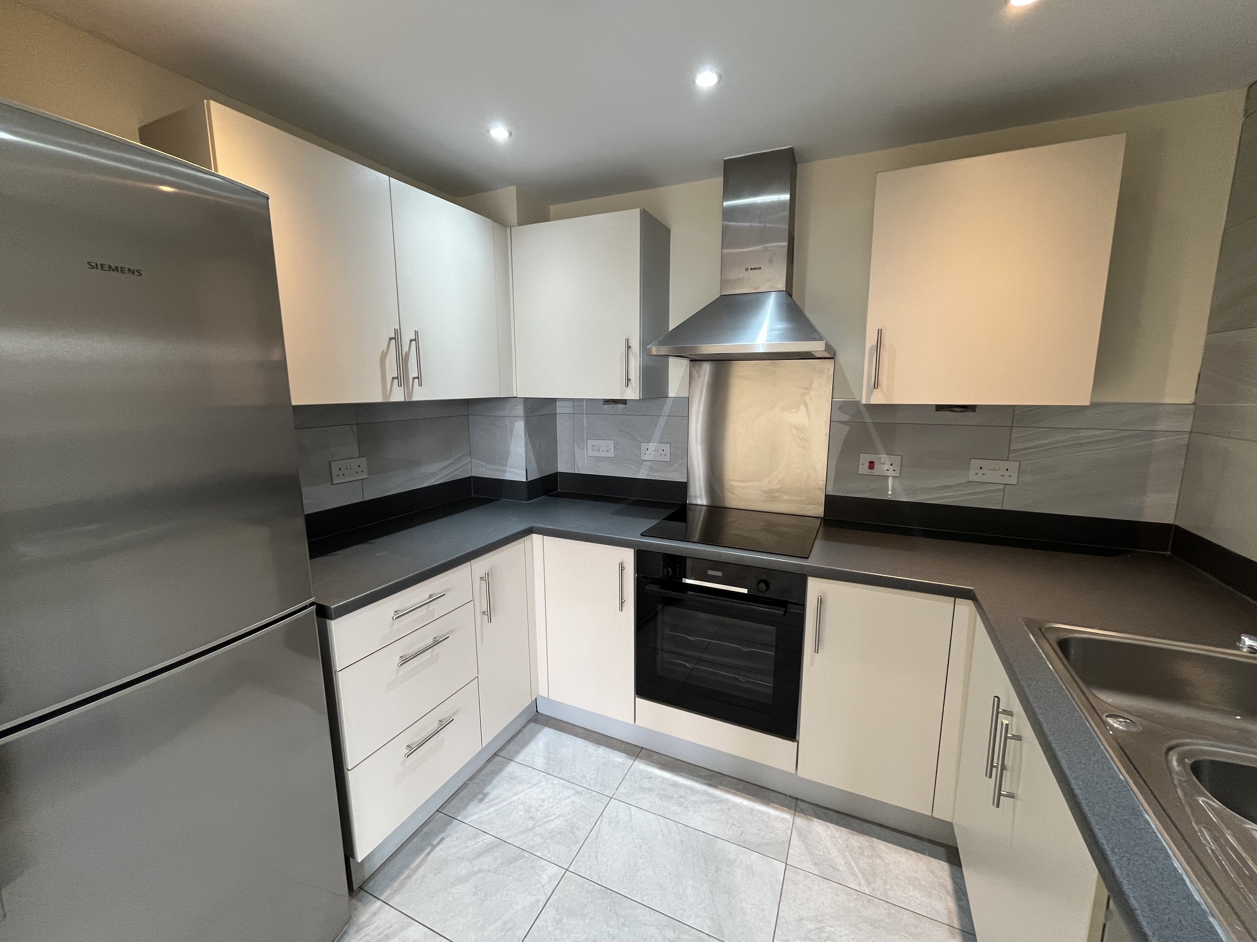 2 bed apartment to rent in Avenel Way, Poole 1