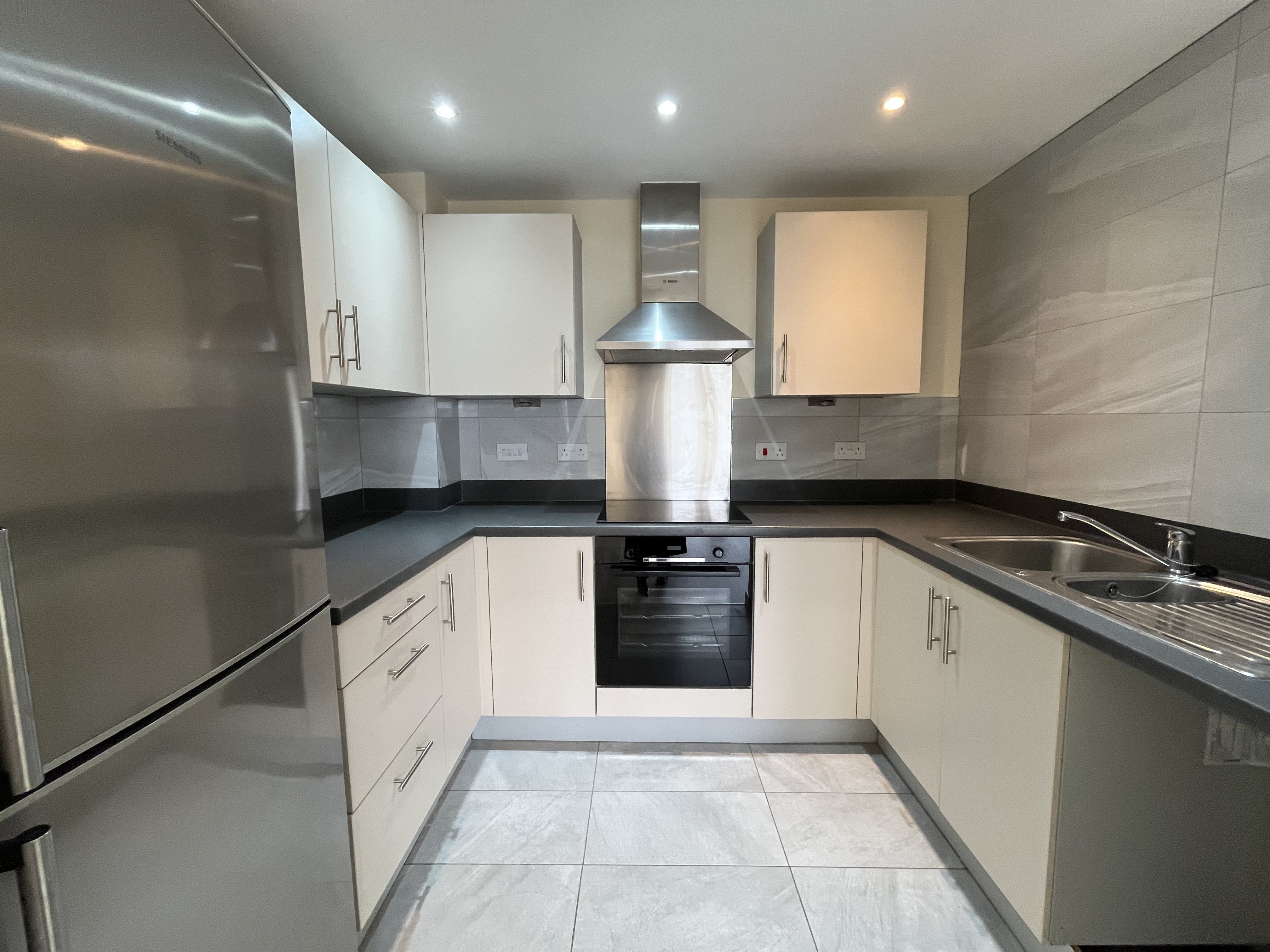 2 bed apartment to rent in Avenel Way, Poole  - Property Image 1