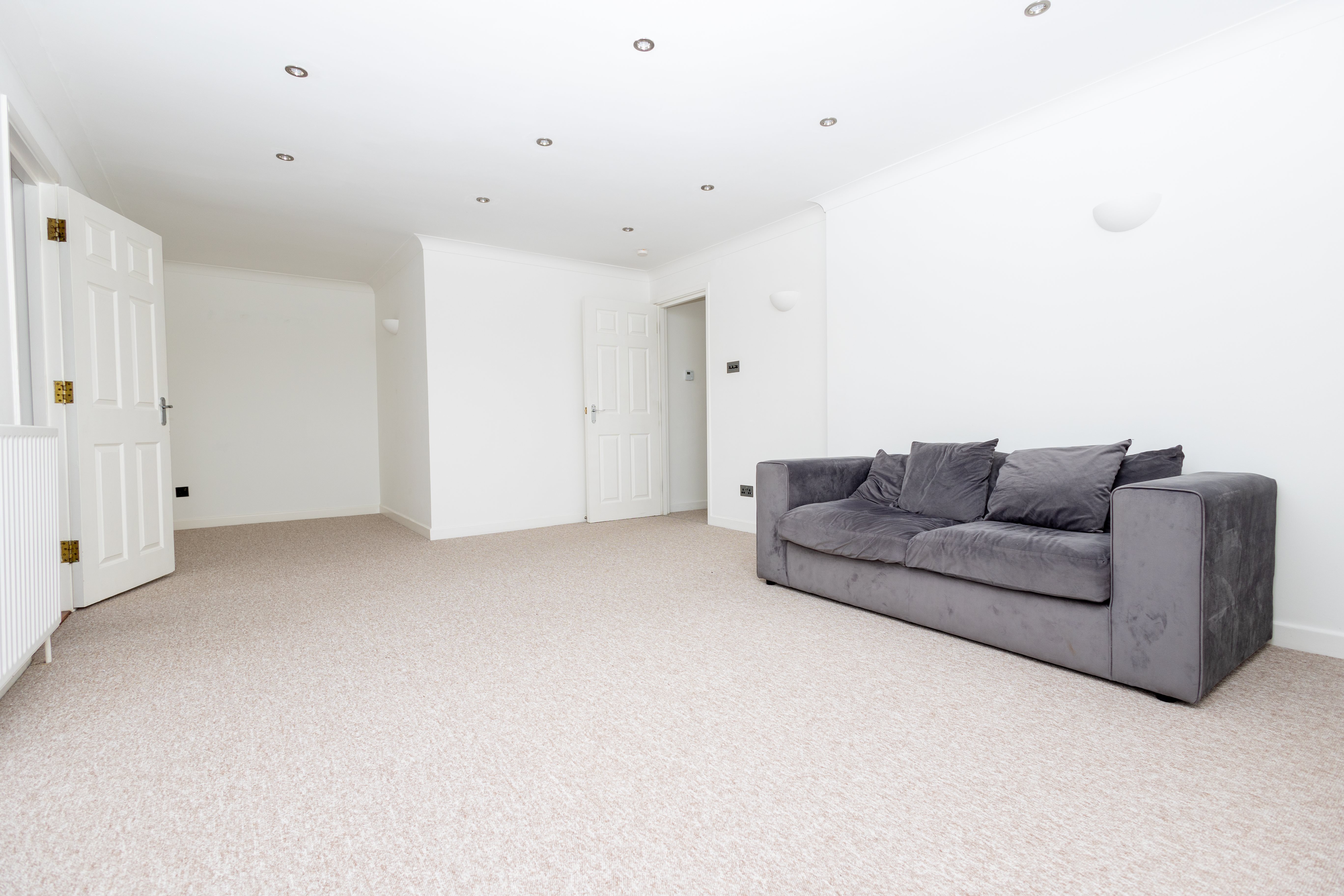 2 bed flat to rent in Danecourt Road, Poole 3